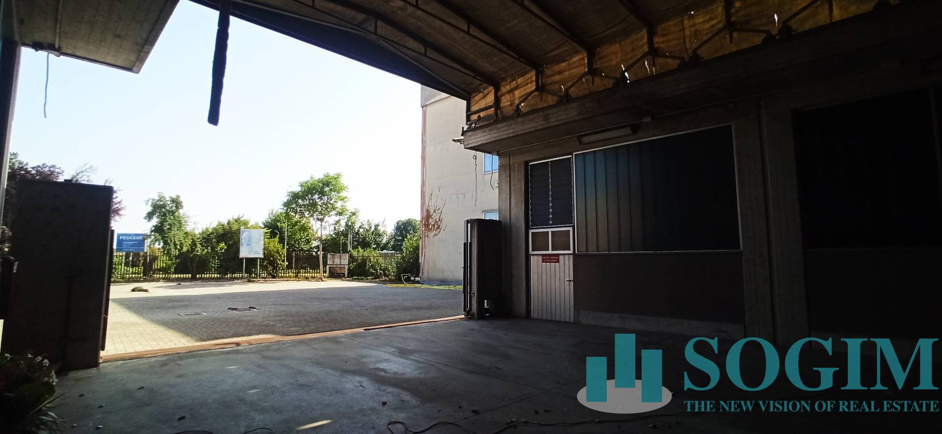 Capannone in vendita a Peschiera Borromeo, Bellingera