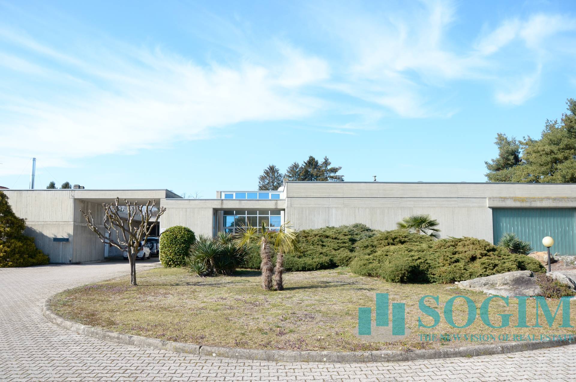 Capannone + Palazzina Uffici in vendita a Golasecca