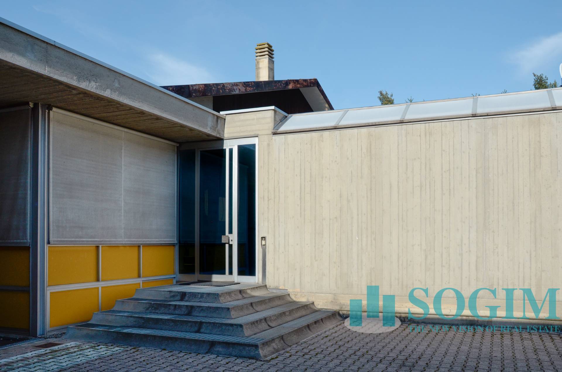 Capannone + Palazzina Uffici in vendita a Golasecca