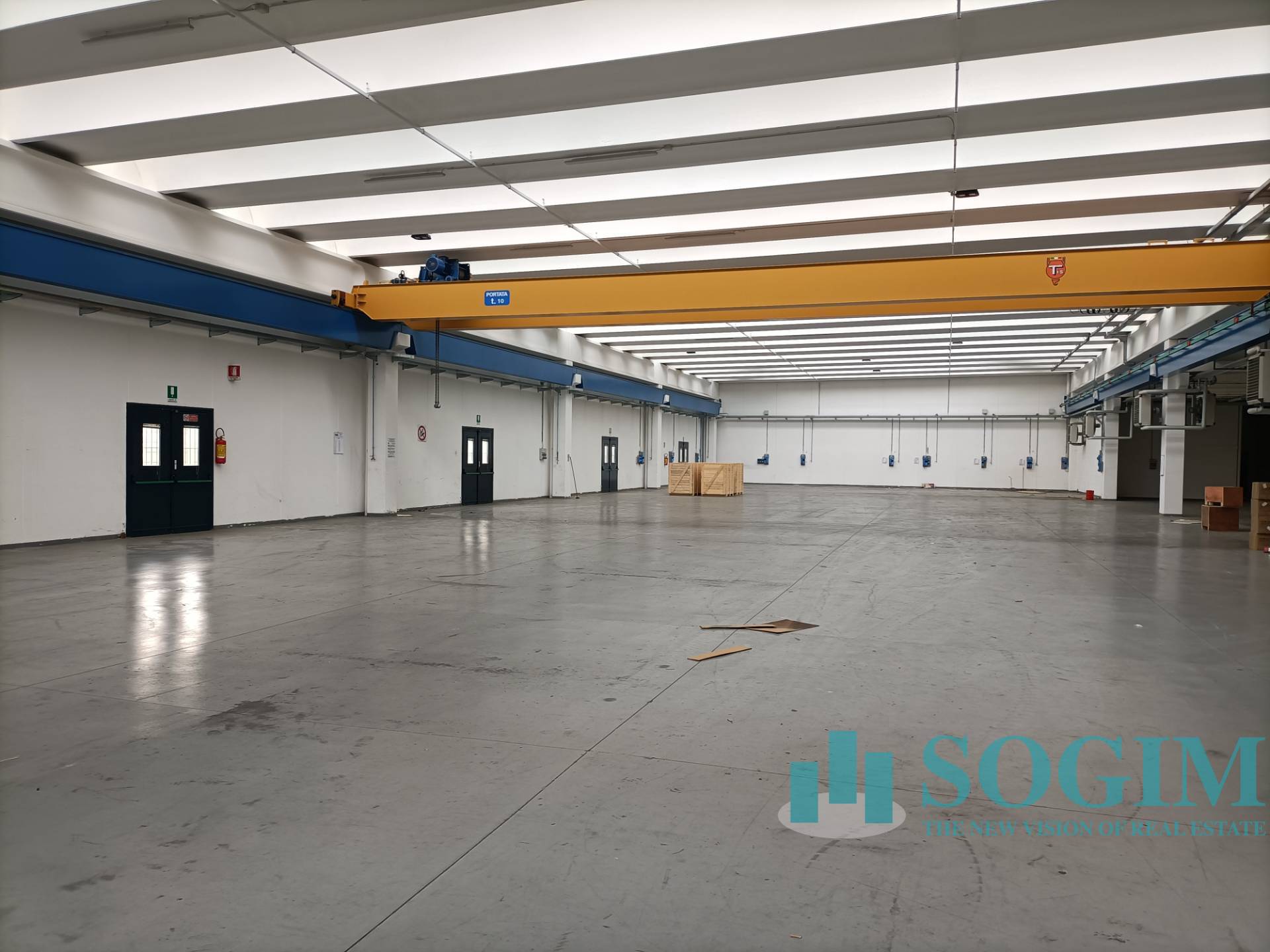 Capannone in affitto a Carate Brianza