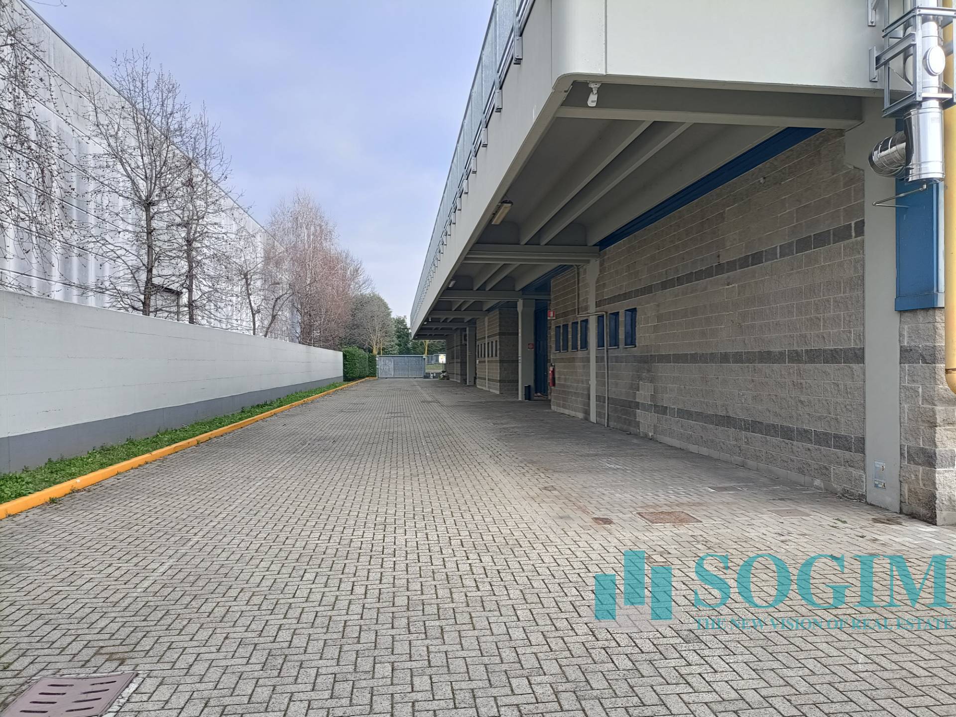 Capannone in affitto a Carate Brianza