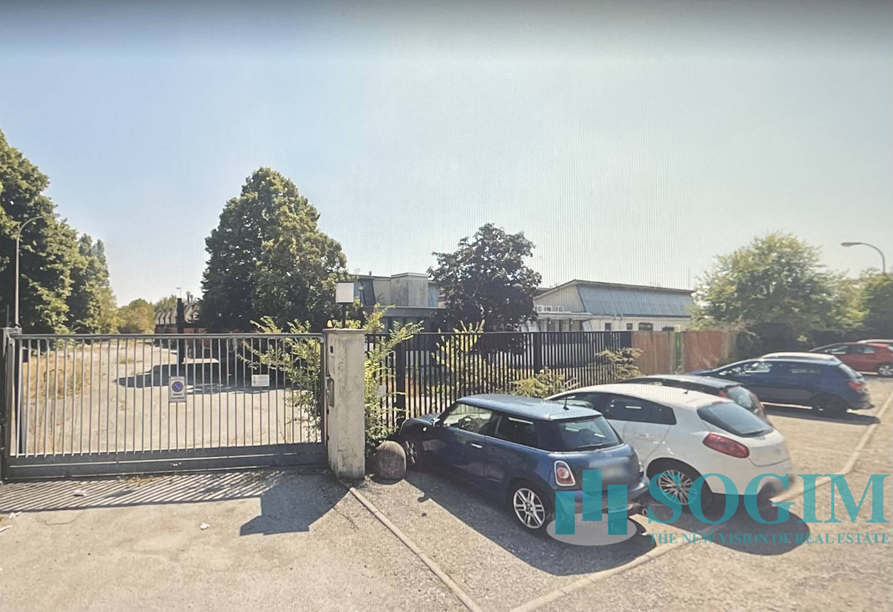 Capannone in vendita a Caronno Pertusella