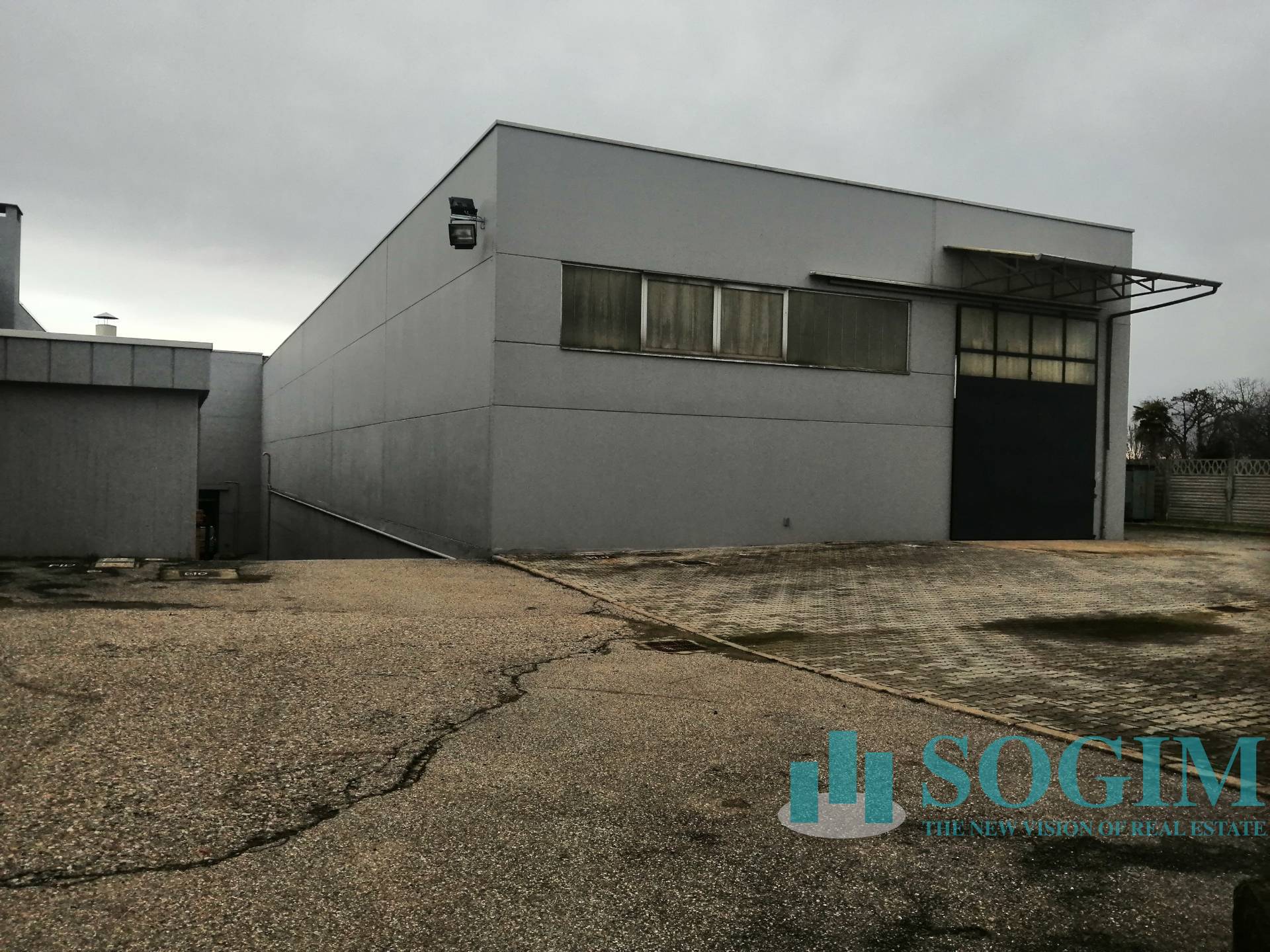 Capannone in vendita a Robecchetto con Induno