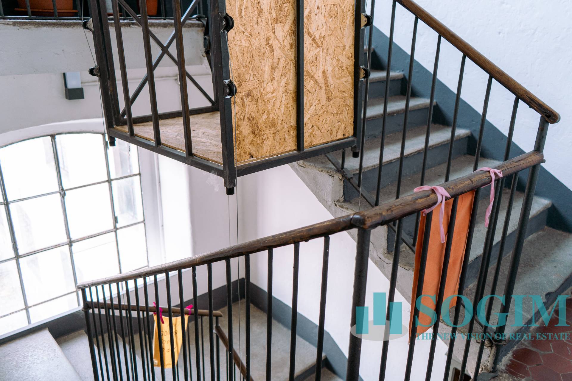 Capannone in vendita a Verano Brianza