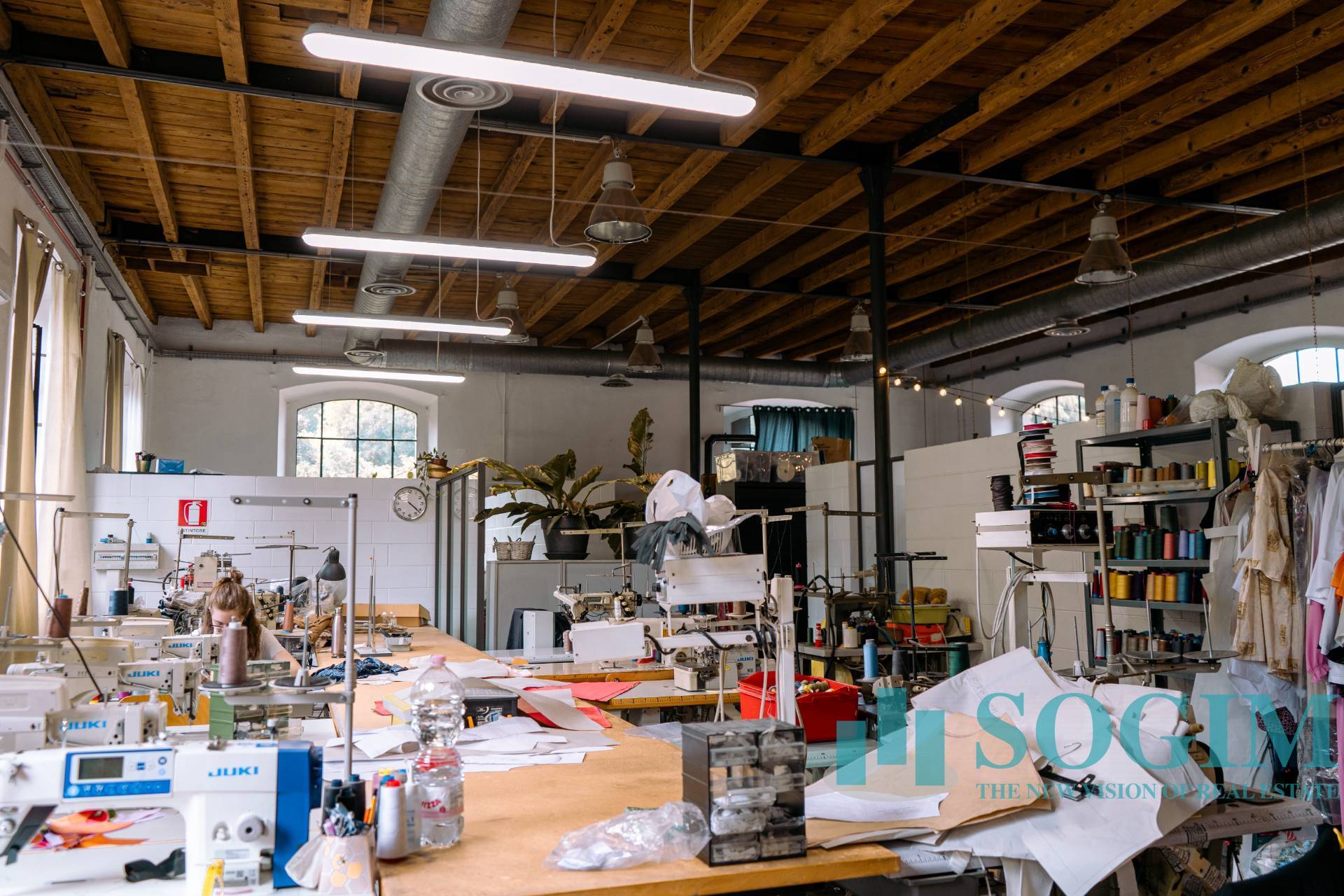 Capannone in vendita a Verano Brianza