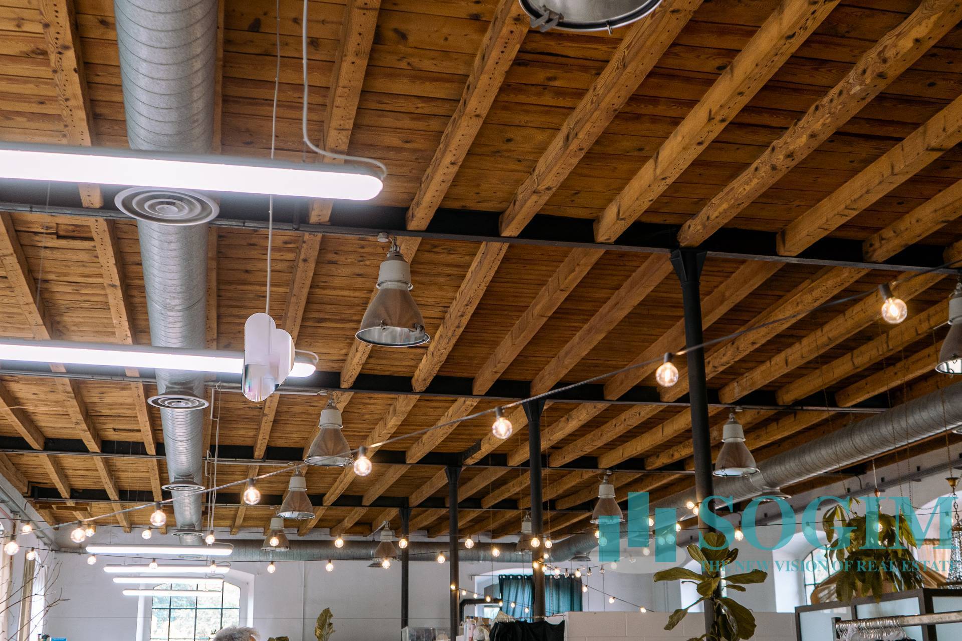 Capannone in vendita a Verano Brianza