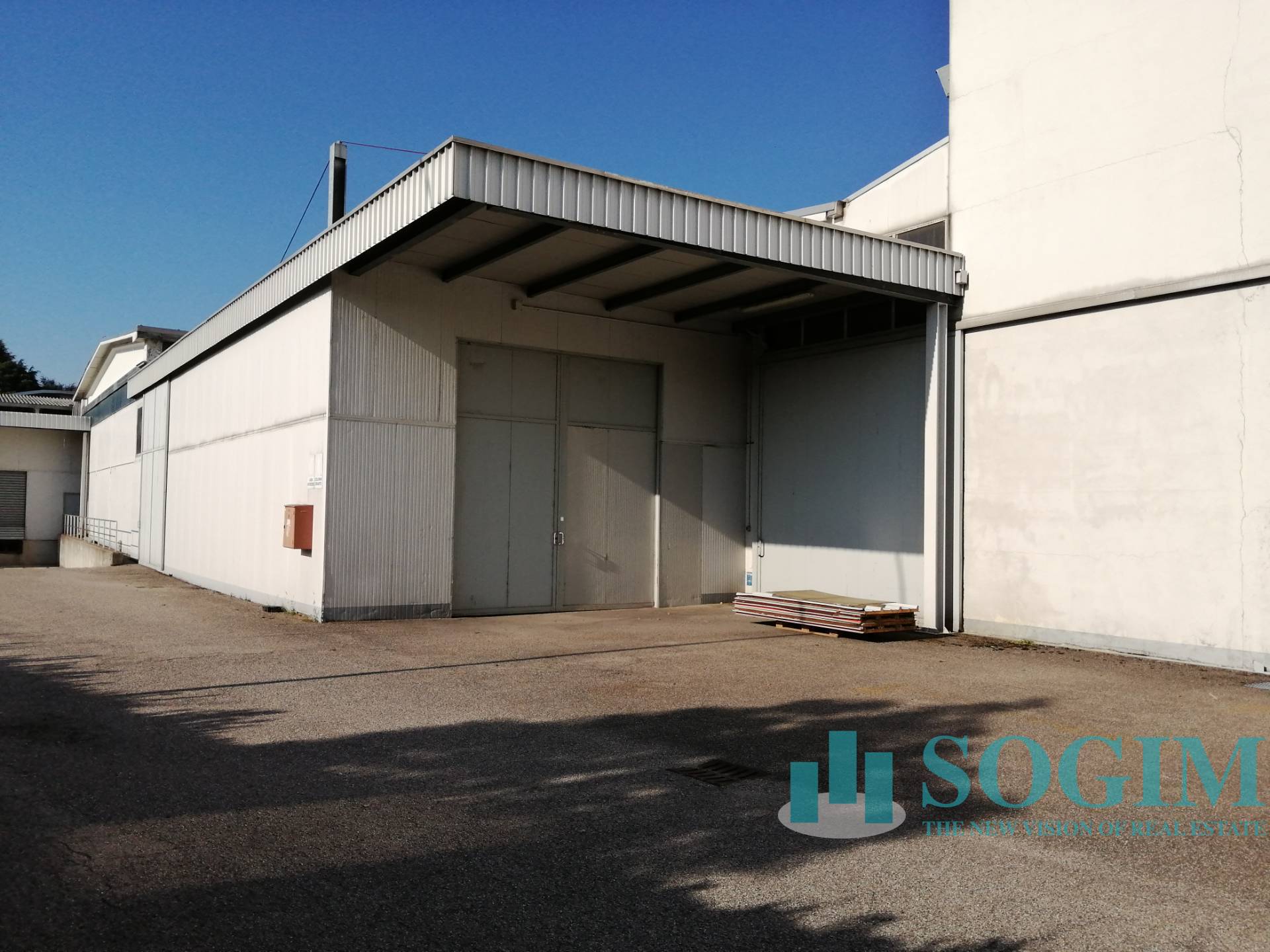 Capannone in affitto a Rho