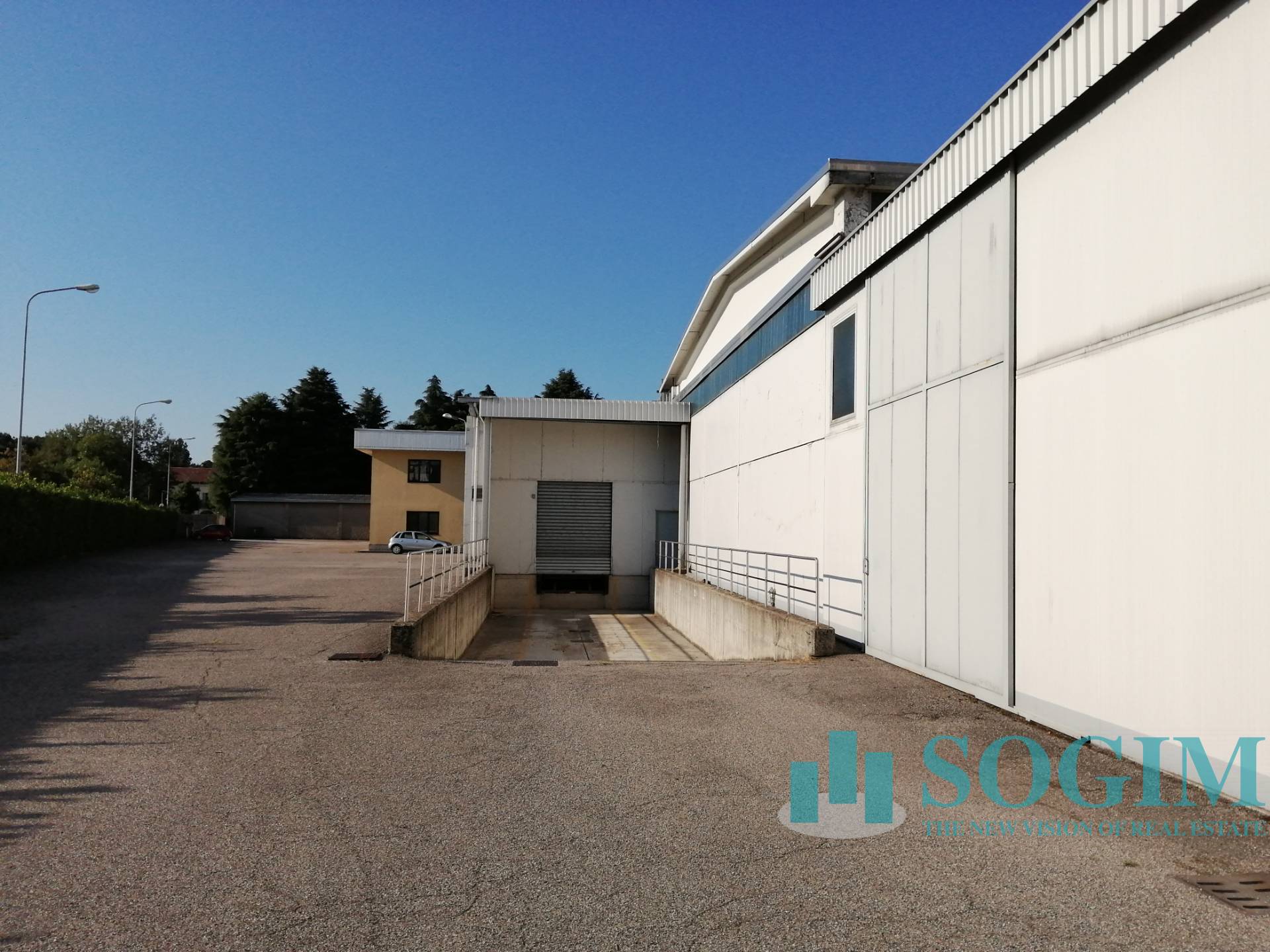 Capannone in affitto a Rho