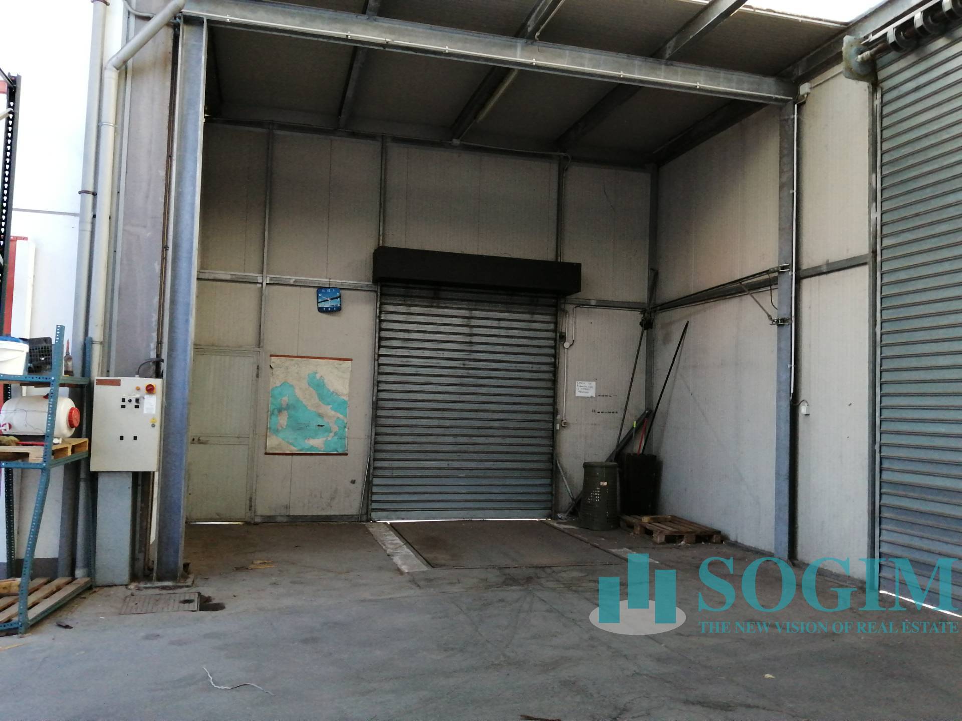 Capannone in affitto a Rho