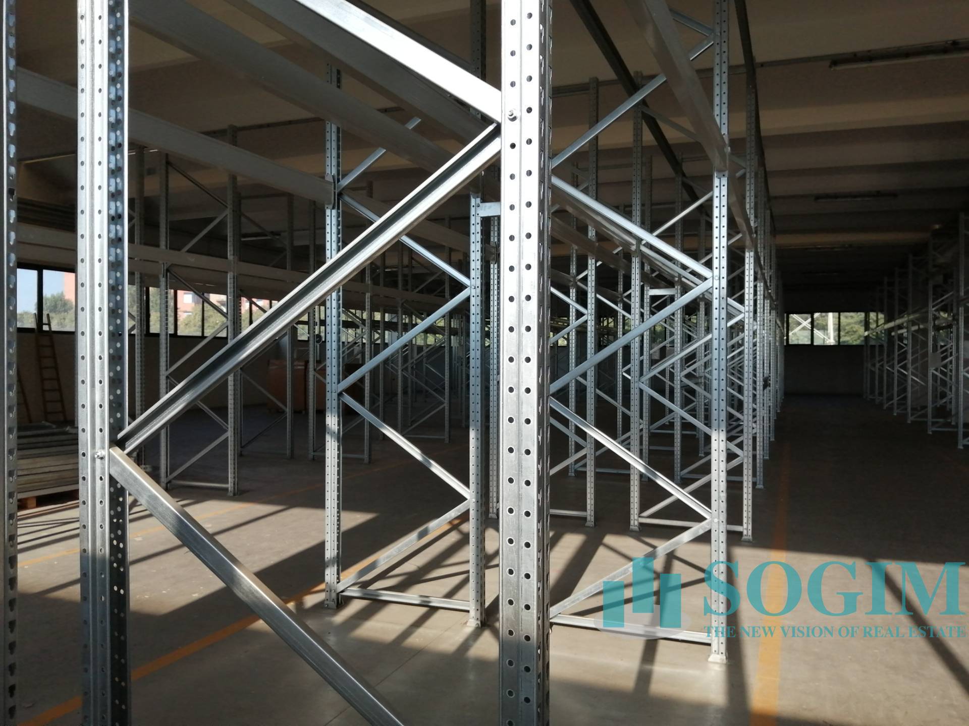 Capannone in affitto a Rho