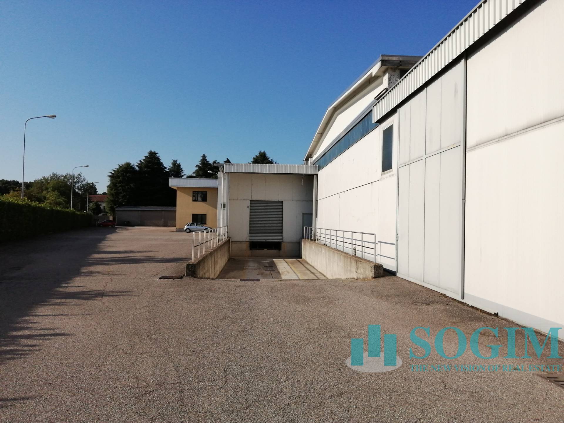 Capannone in affitto a Rho