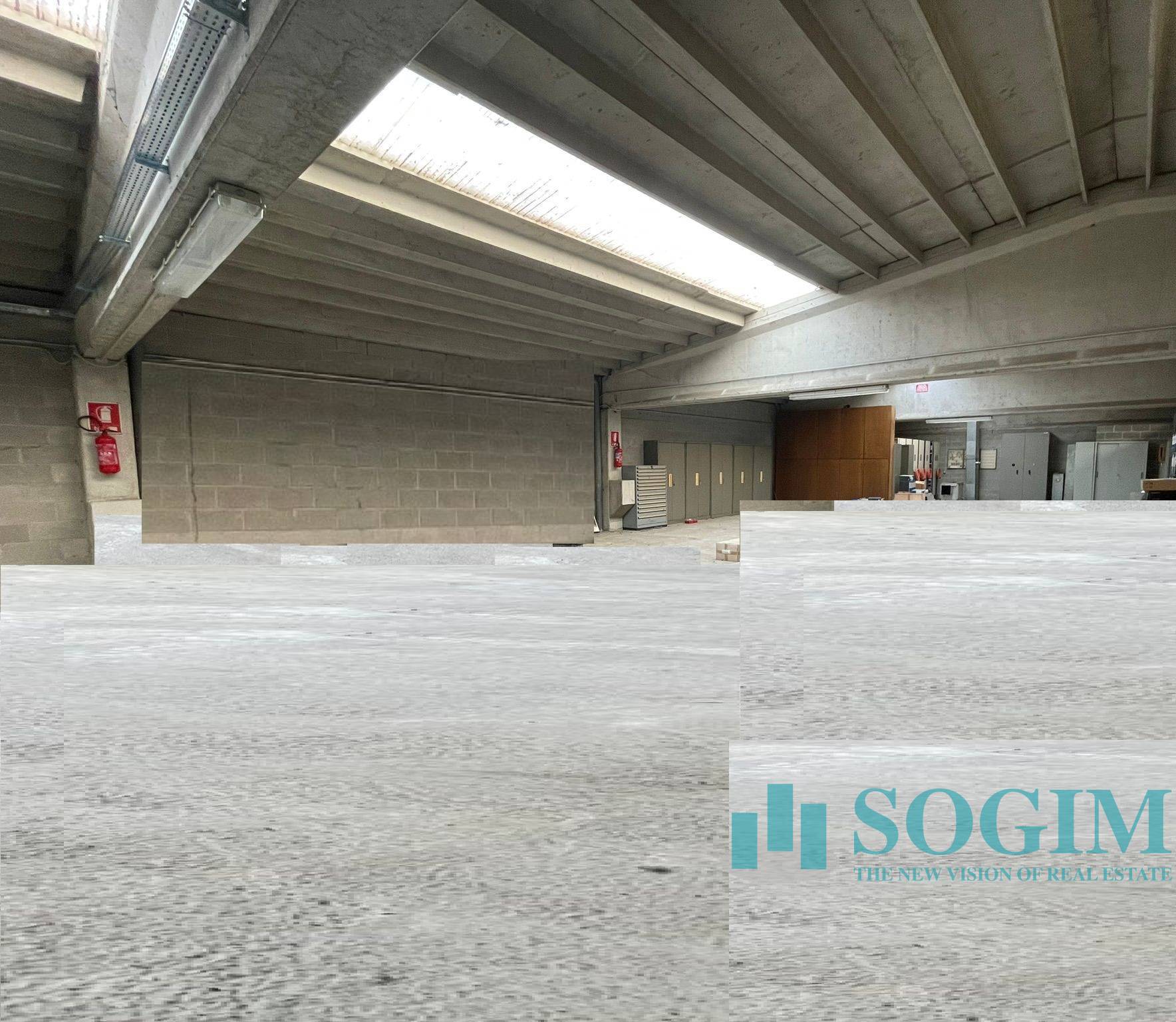 Capannone in vendita a Trezzo sull'Adda