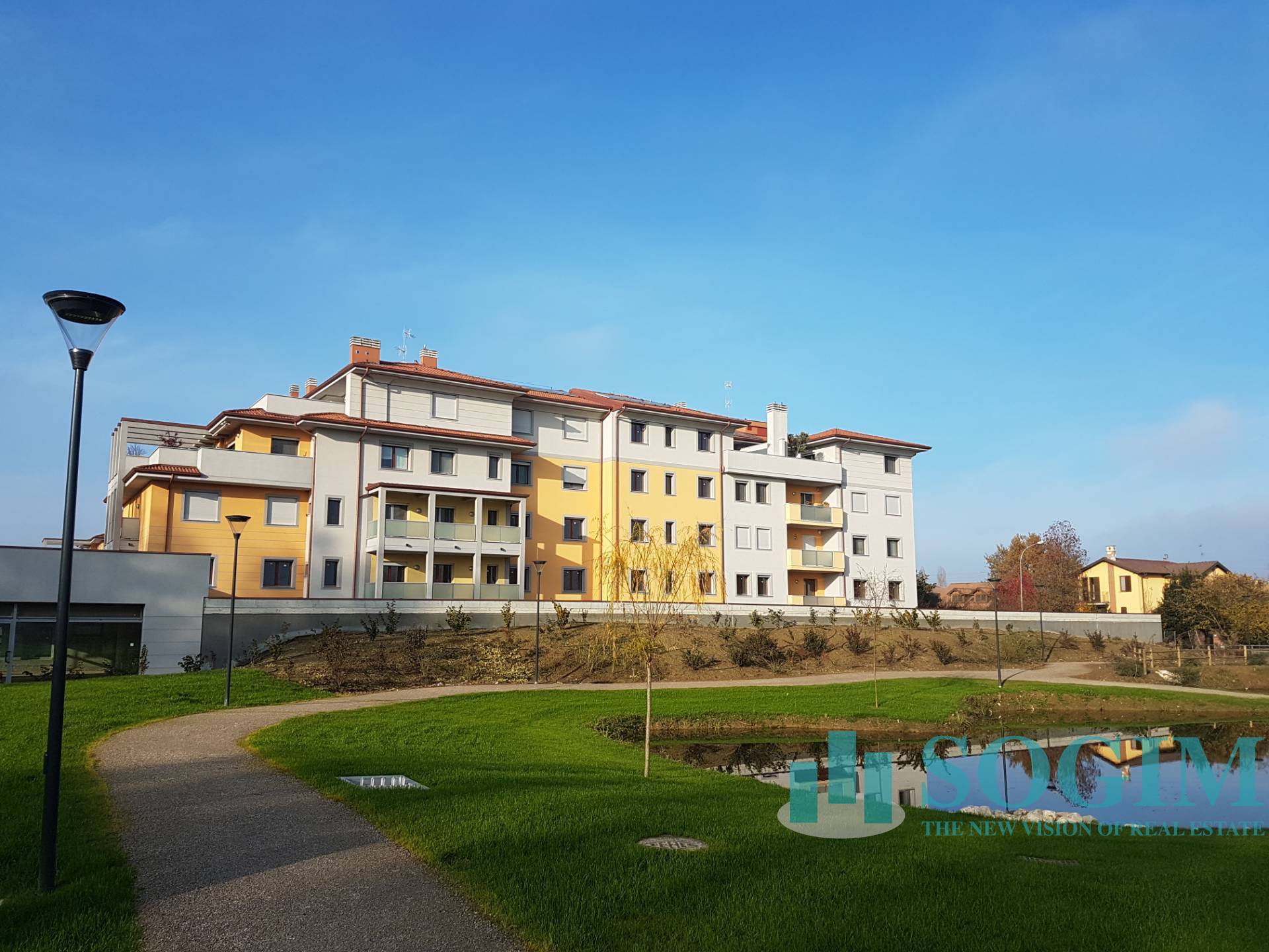 Negozio in vendita a Basiglio