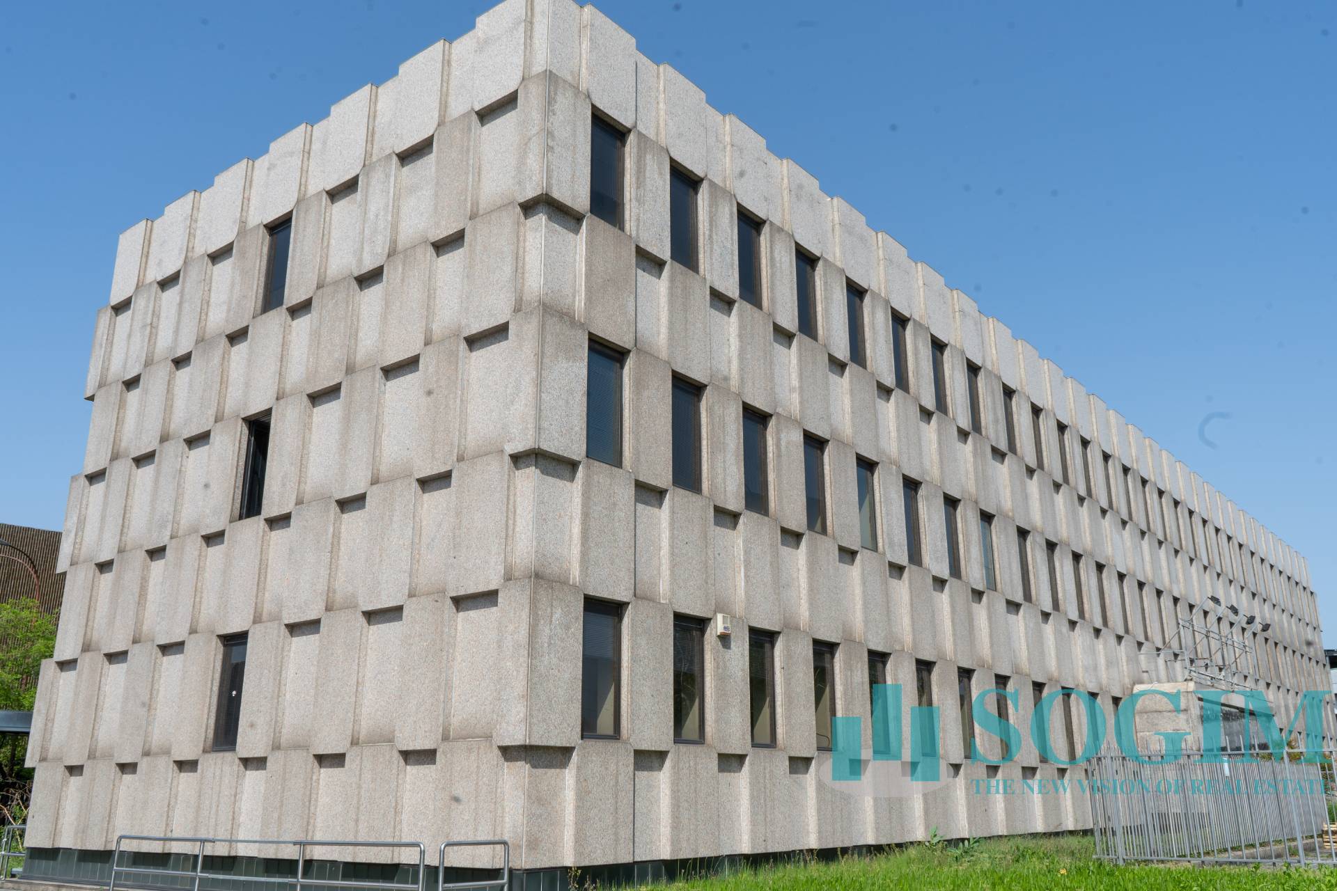 Capannone + Palazzina Uffici in vendita a Cinisello Balsamo