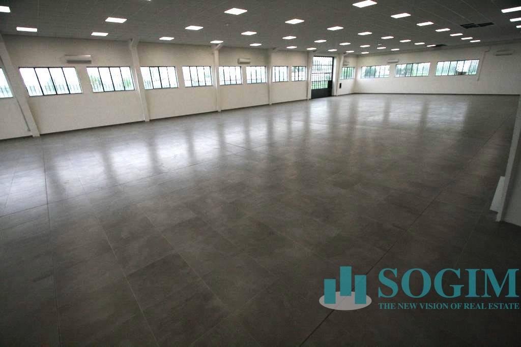 Immobile commerciale in affitto a Gorgonzola