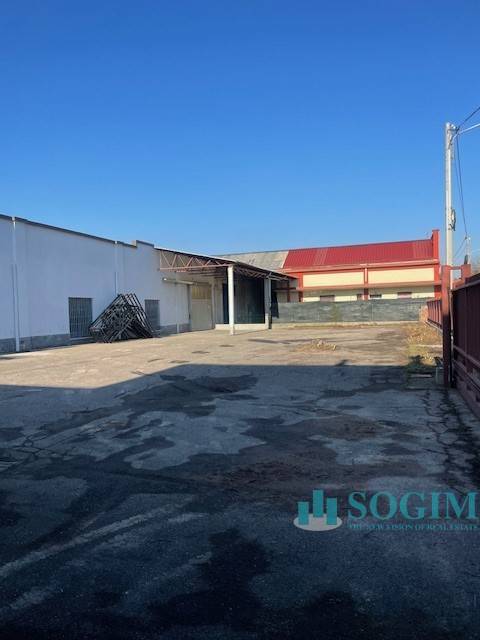 Capannone + Palazzina Uffici in vendita a Gorla Maggiore