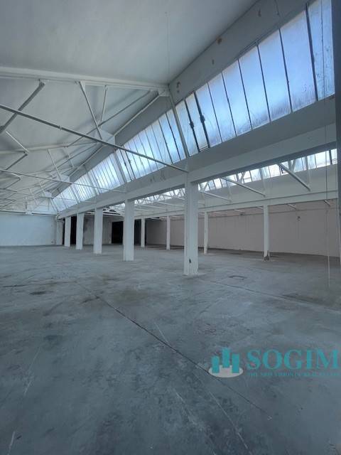 Capannone + Palazzina Uffici in vendita a Gorla Maggiore