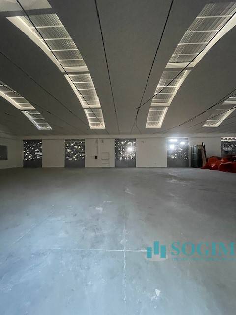 Capannone + Palazzina Uffici in vendita a Gorla Maggiore