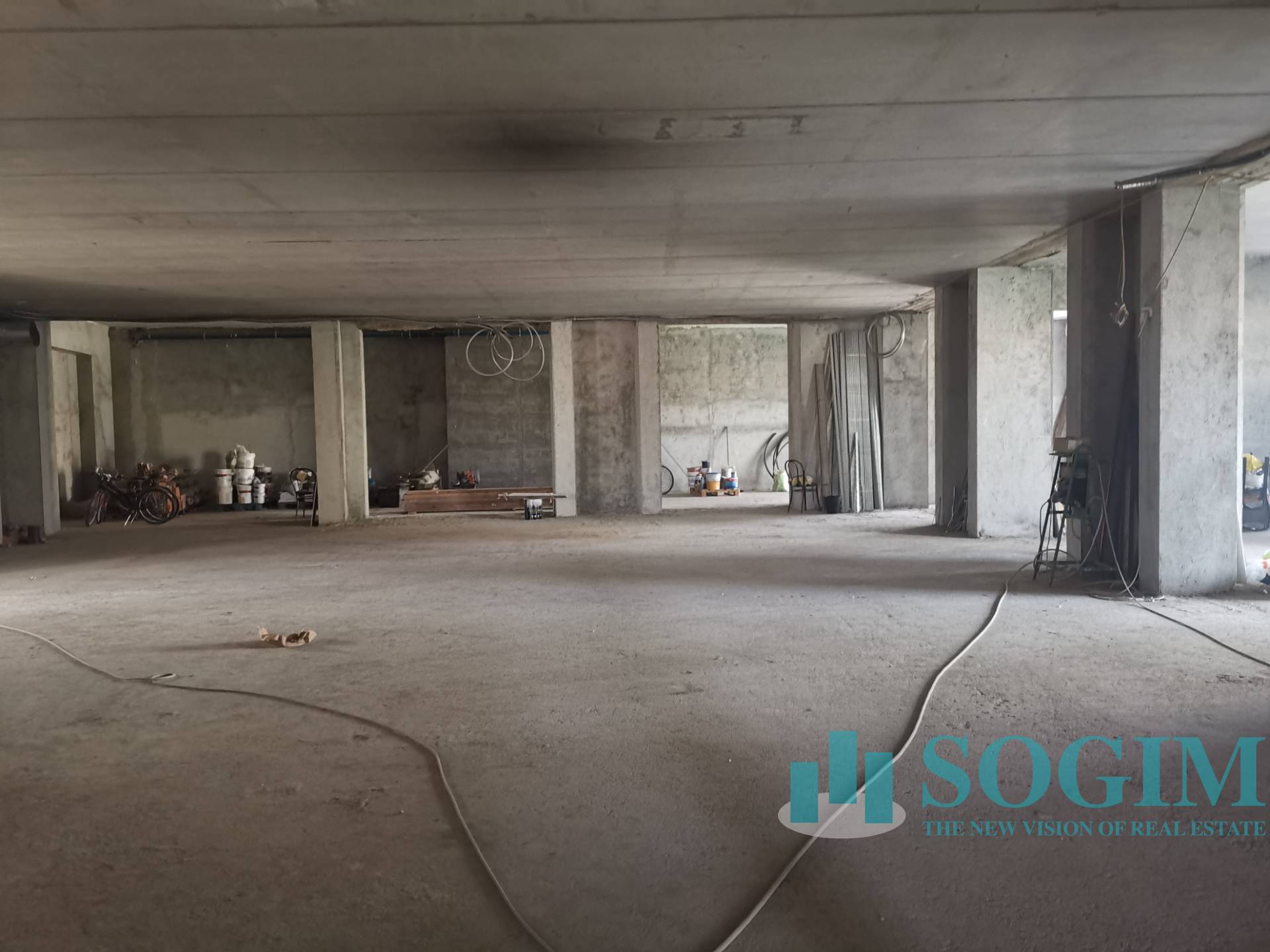 Immobile commerciale in affitto a Paderno Dugnano