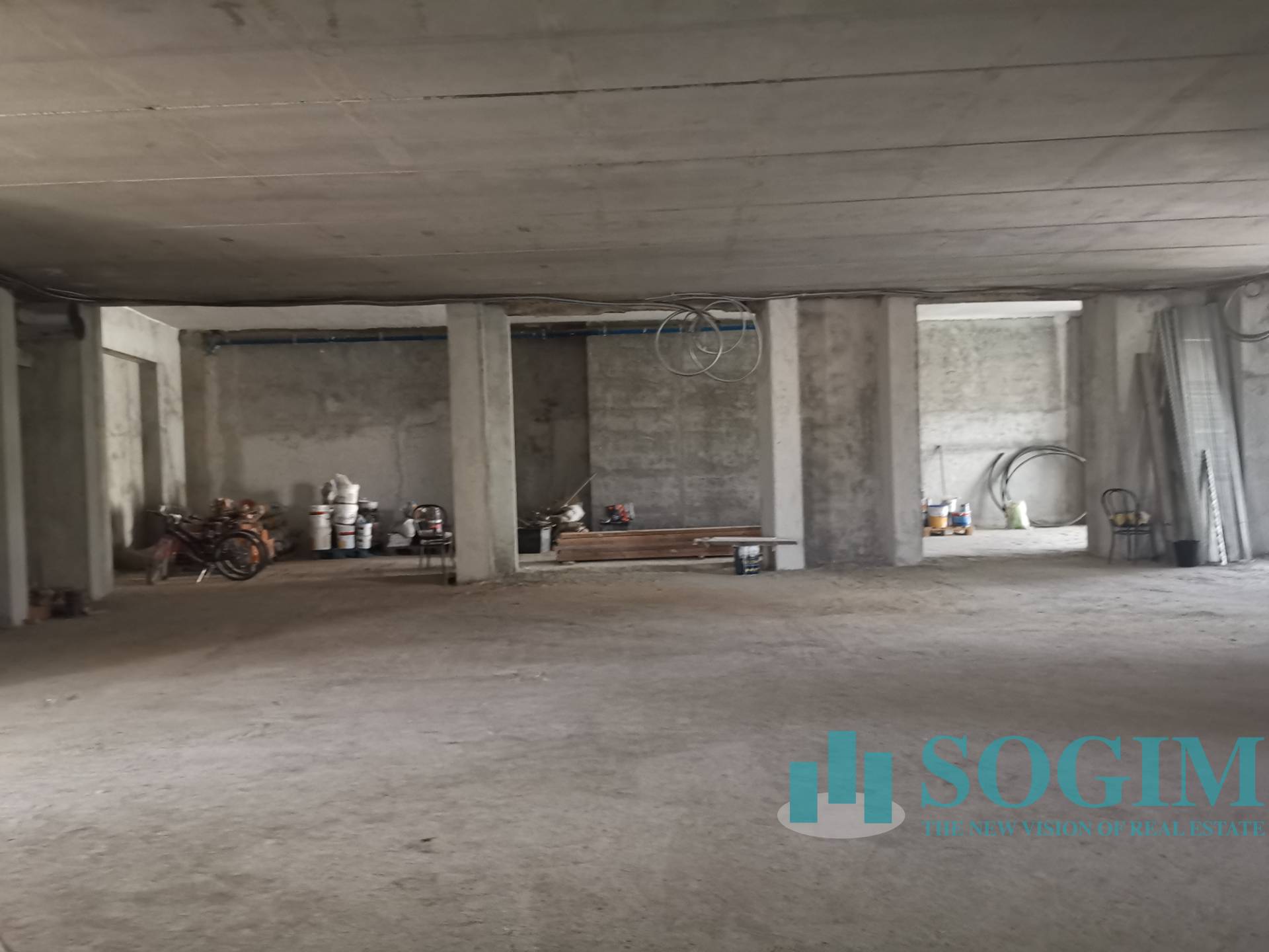 Immobile commerciale in affitto a Paderno Dugnano