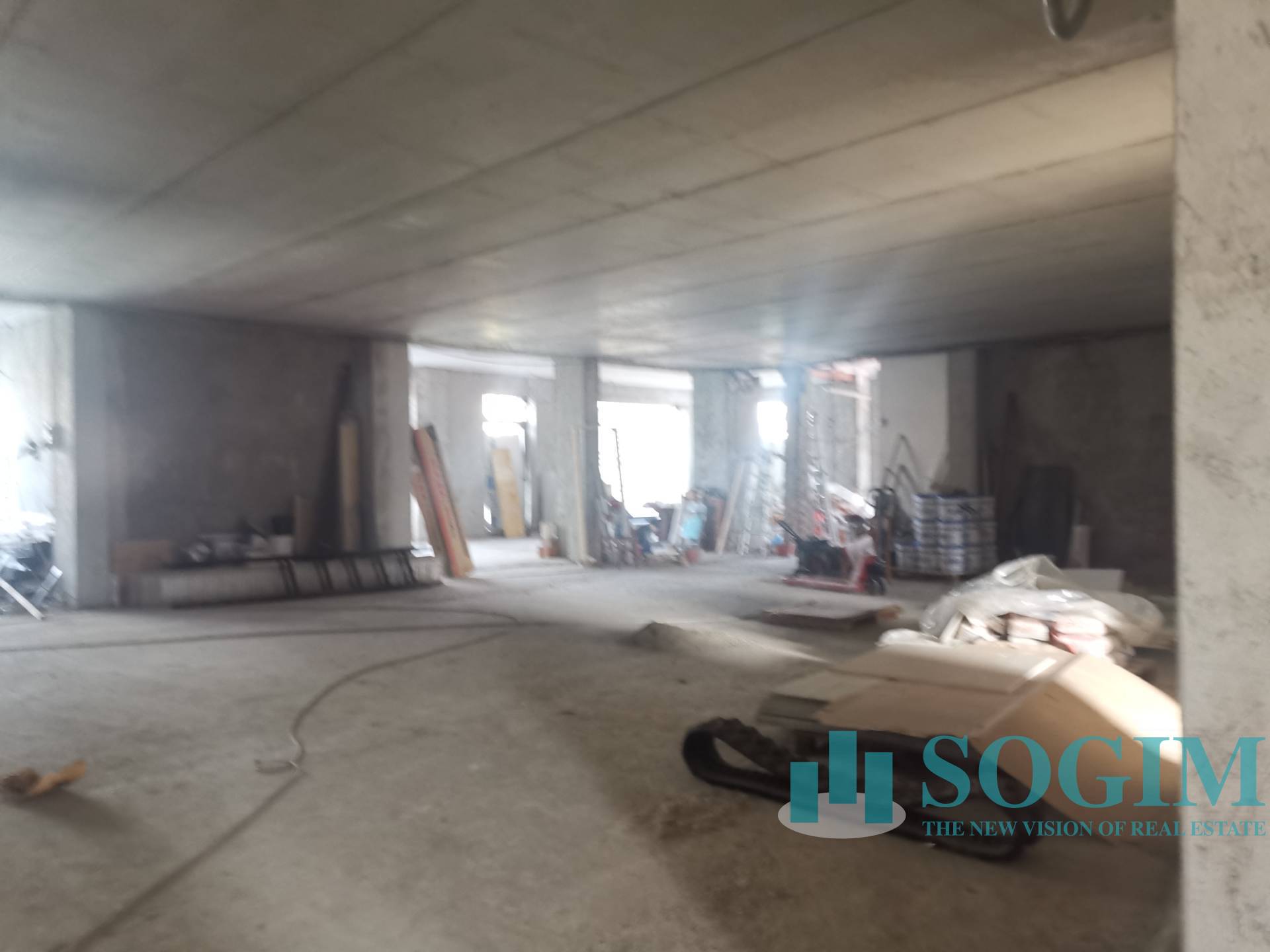 Immobile commerciale in affitto a Paderno Dugnano