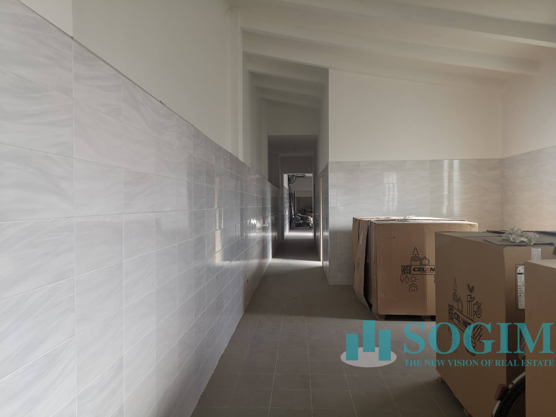 Immobile commerciale in affitto a Paderno Dugnano