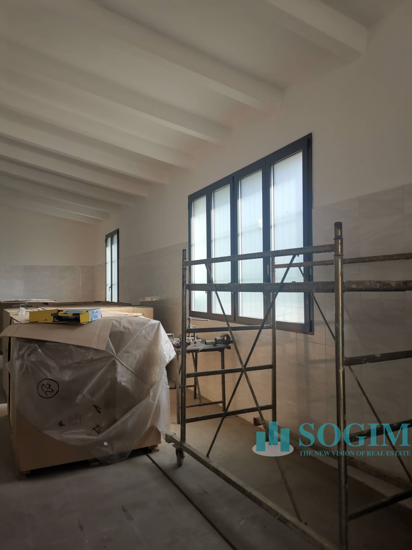 Immobile commerciale in affitto a Paderno Dugnano