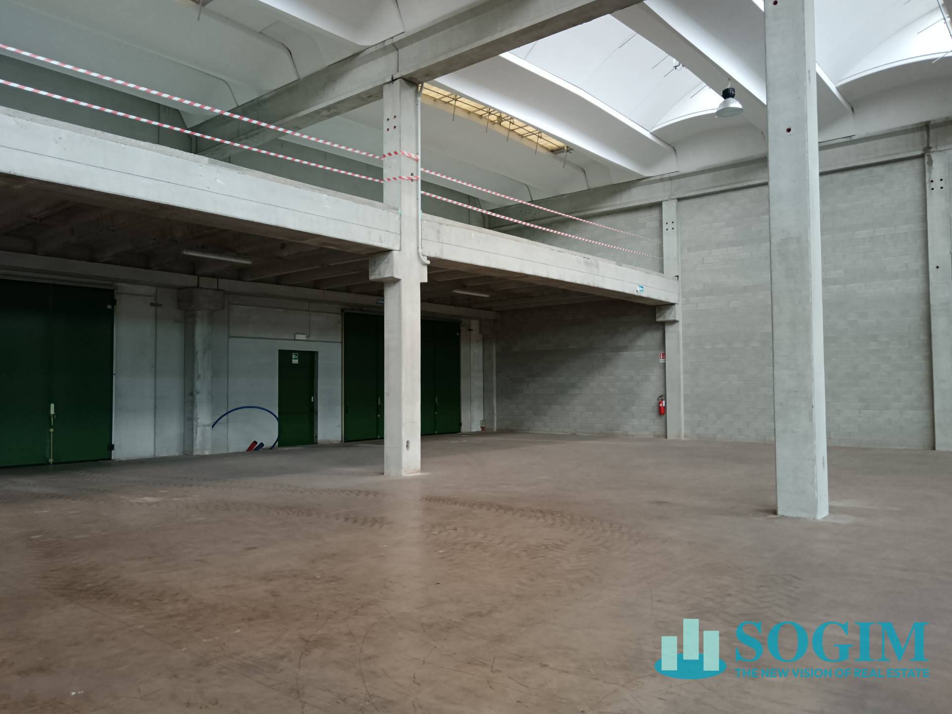 Capannone in affitto a Macherio