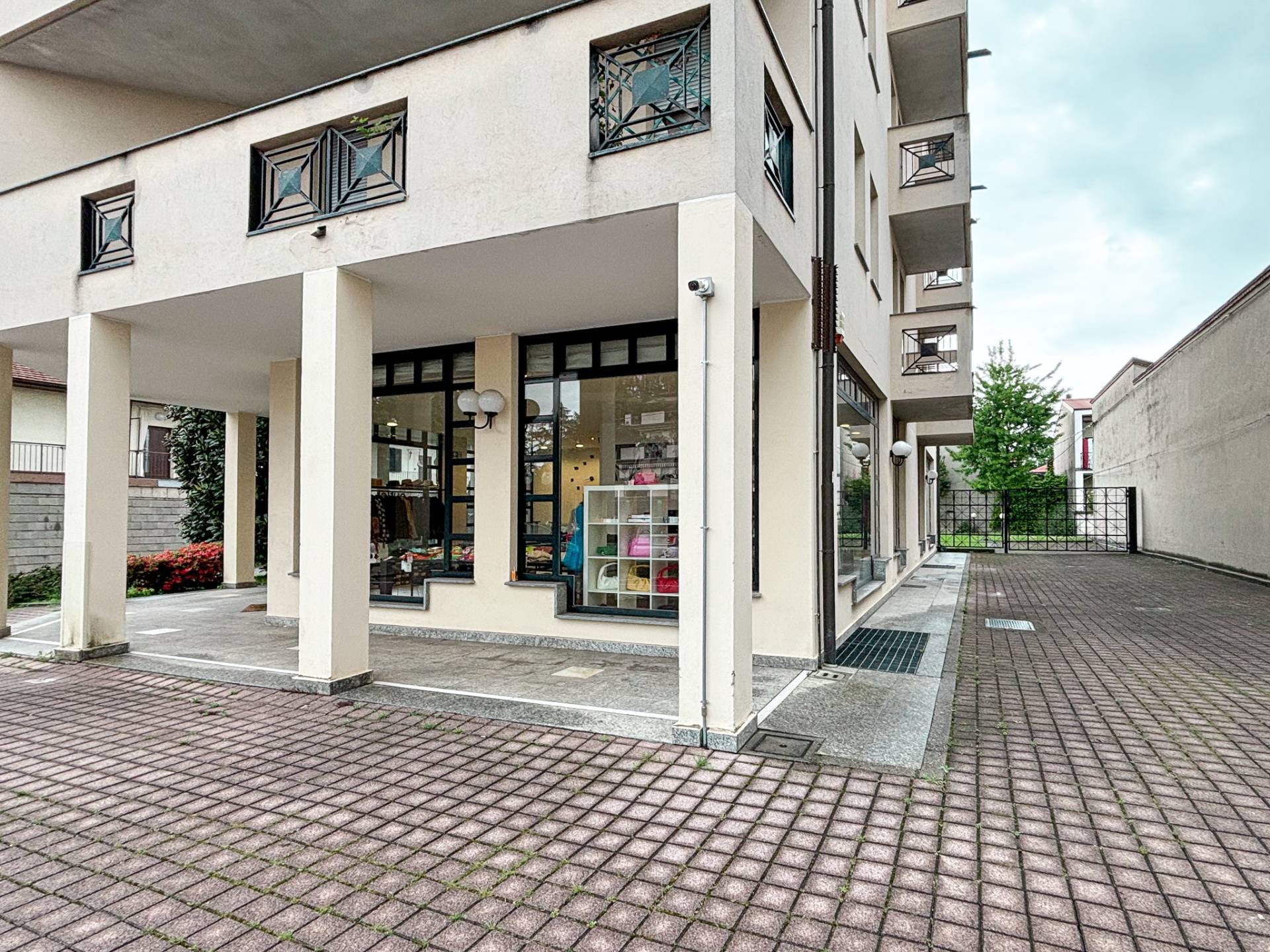 Negozio in affitto a Gallarate