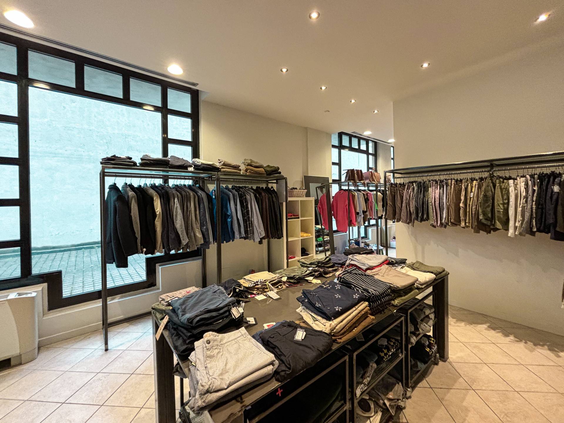 Negozio in affitto a Gallarate