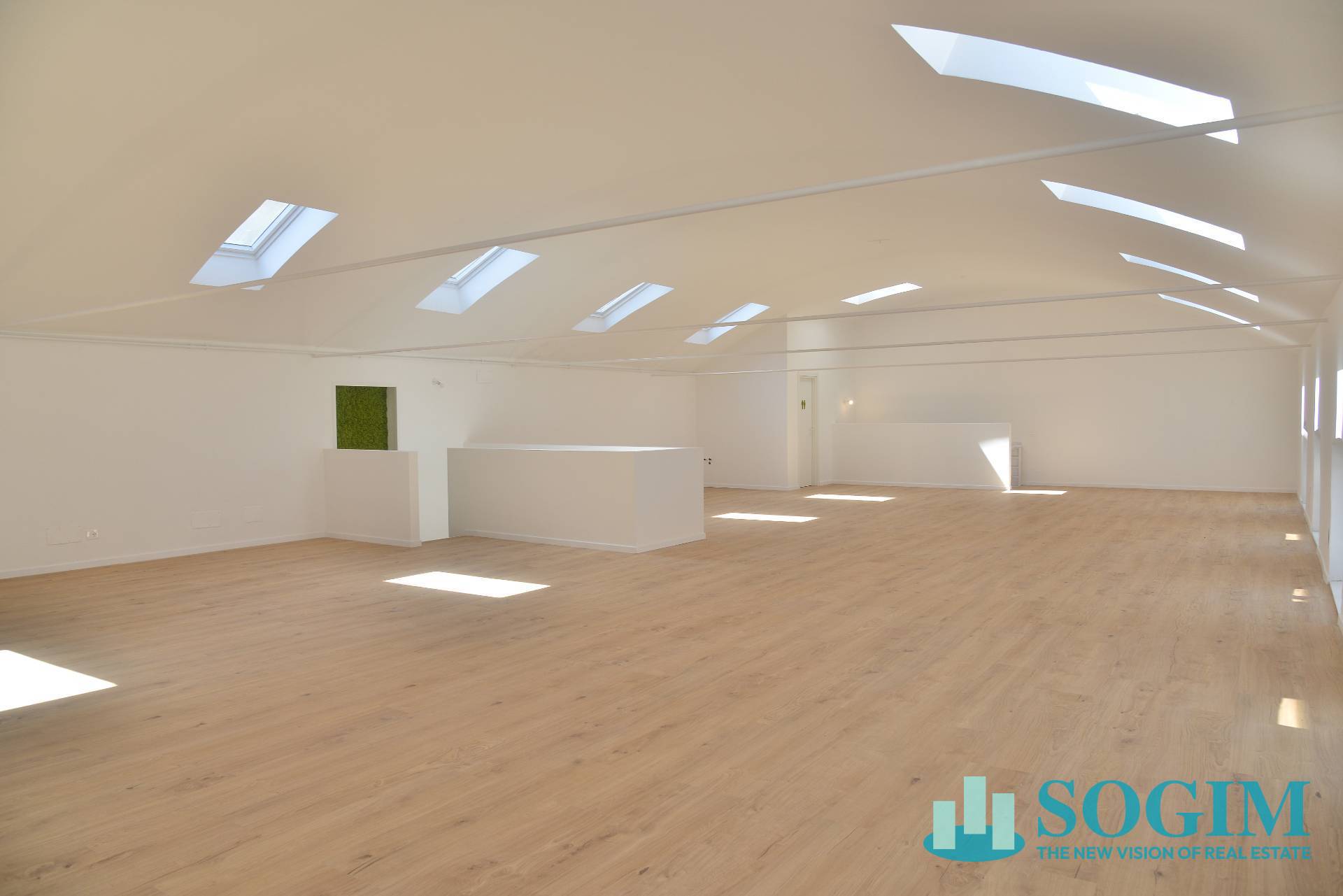 Ufficio in vendita a Besana in Brianza