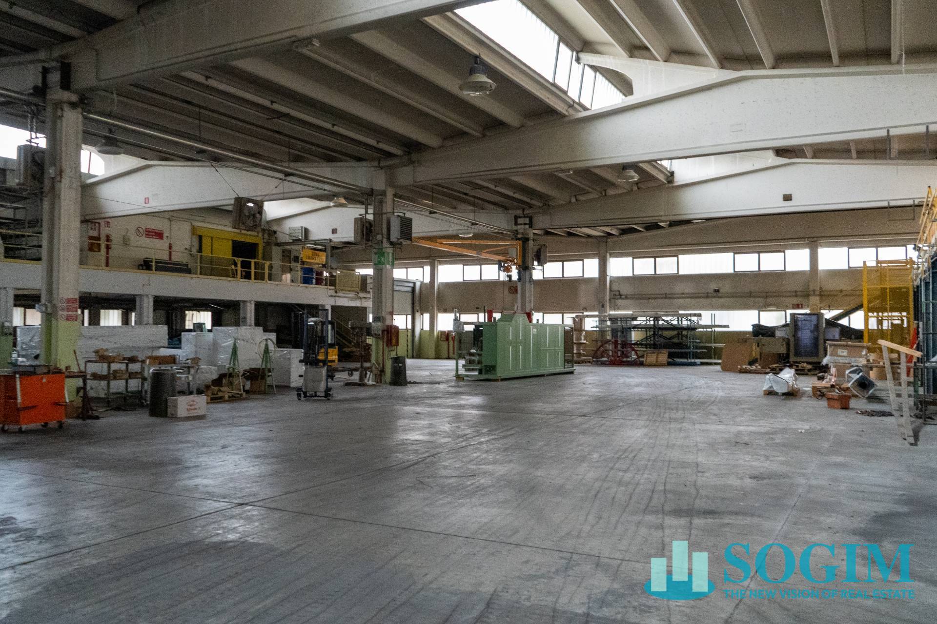 Capannone in vendita a Pioltello