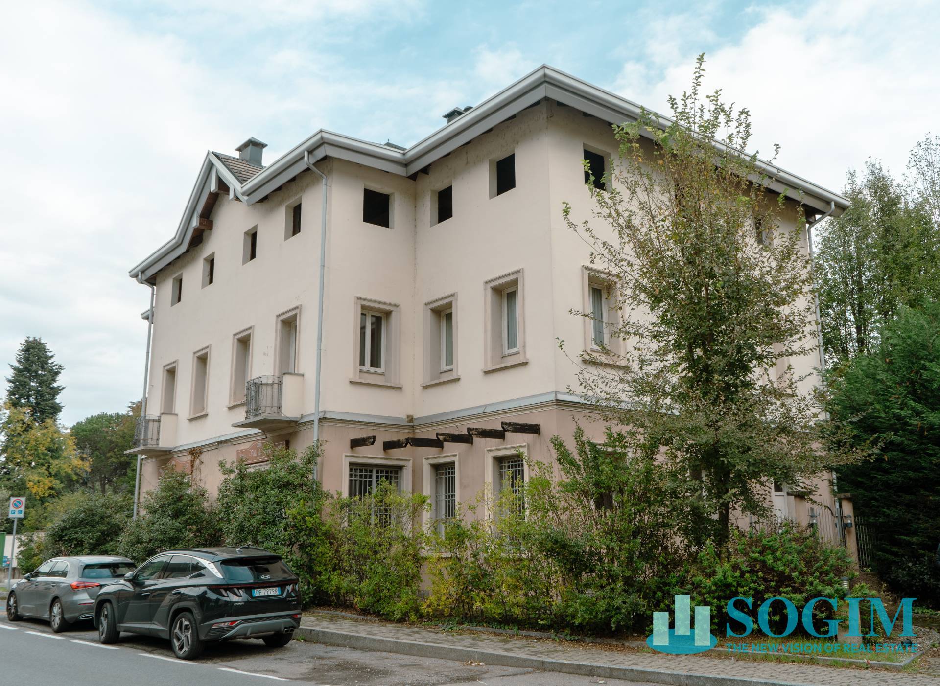 Immobile commerciale in vendita a Seveso