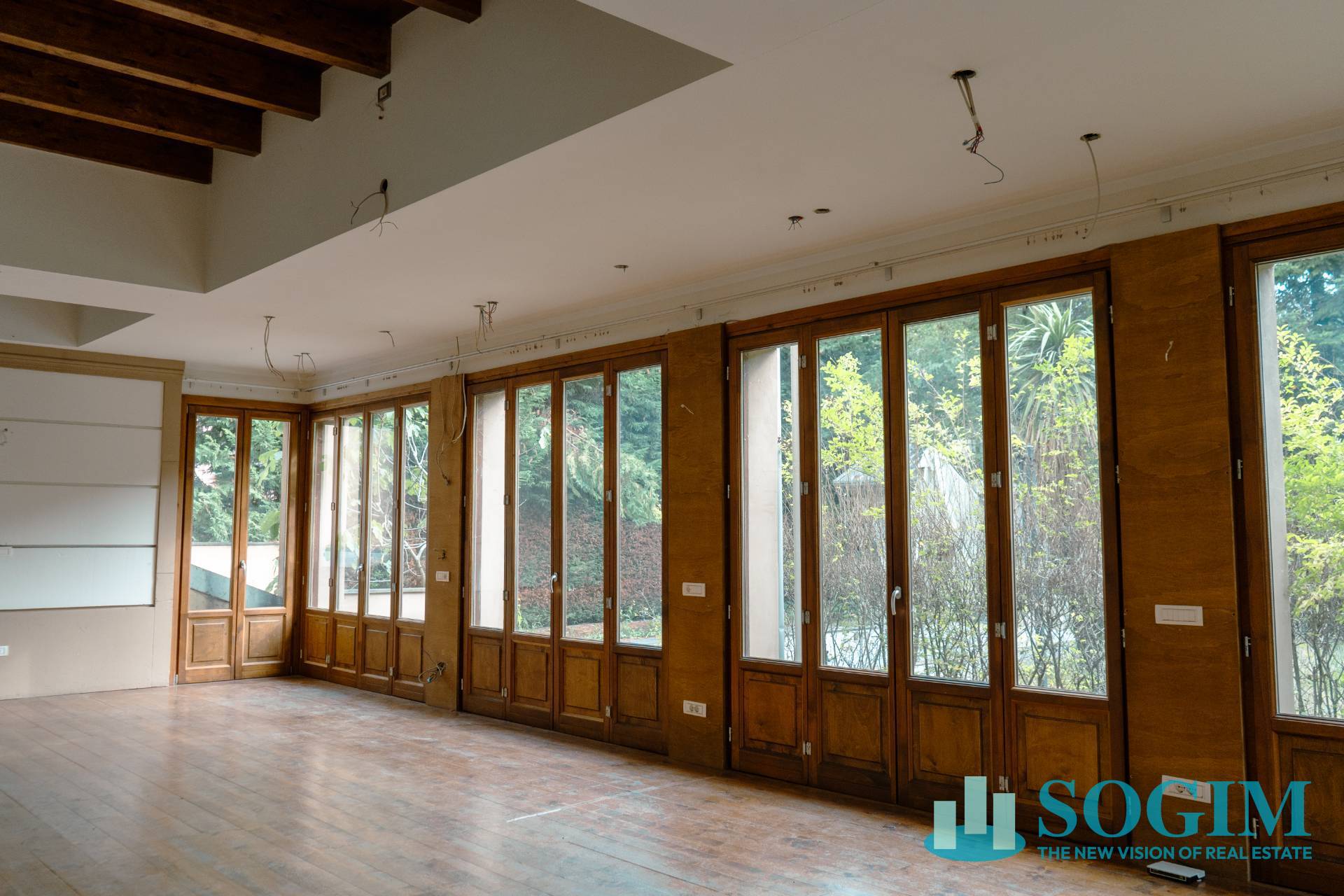 Immobile commerciale in vendita a Seveso