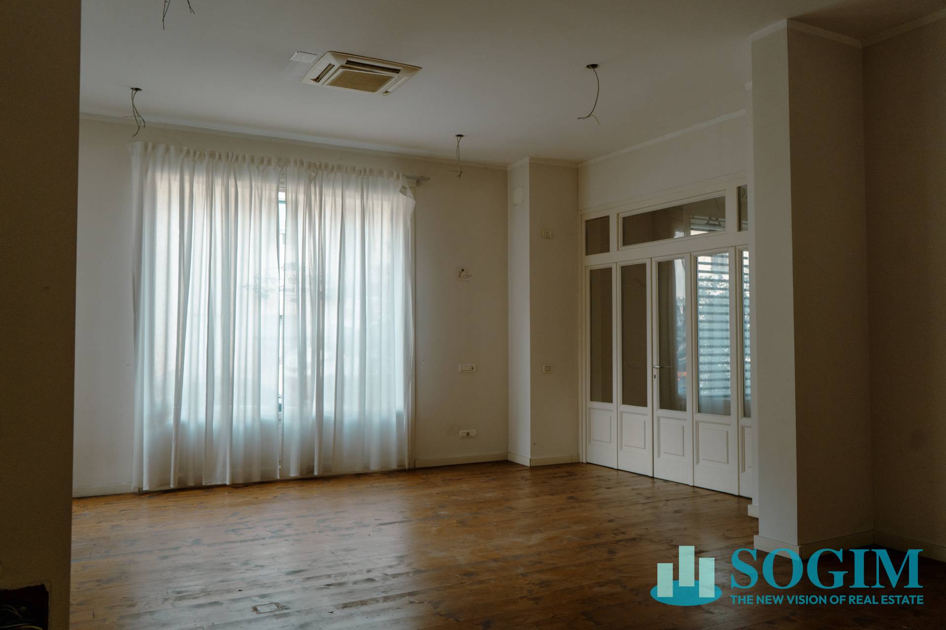 Immobile commerciale in vendita a Seveso