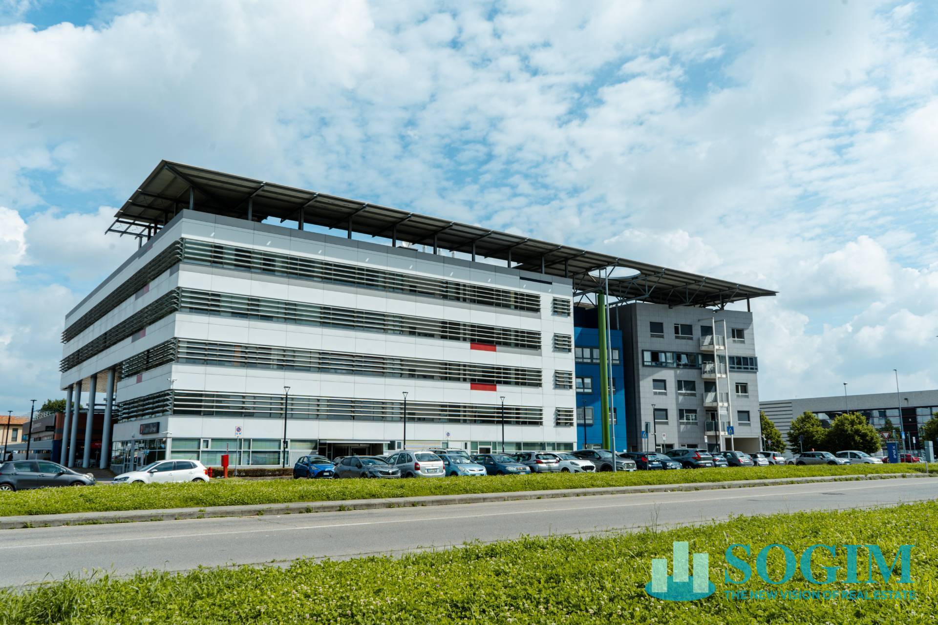 Immobile commerciale in vendita a Desio