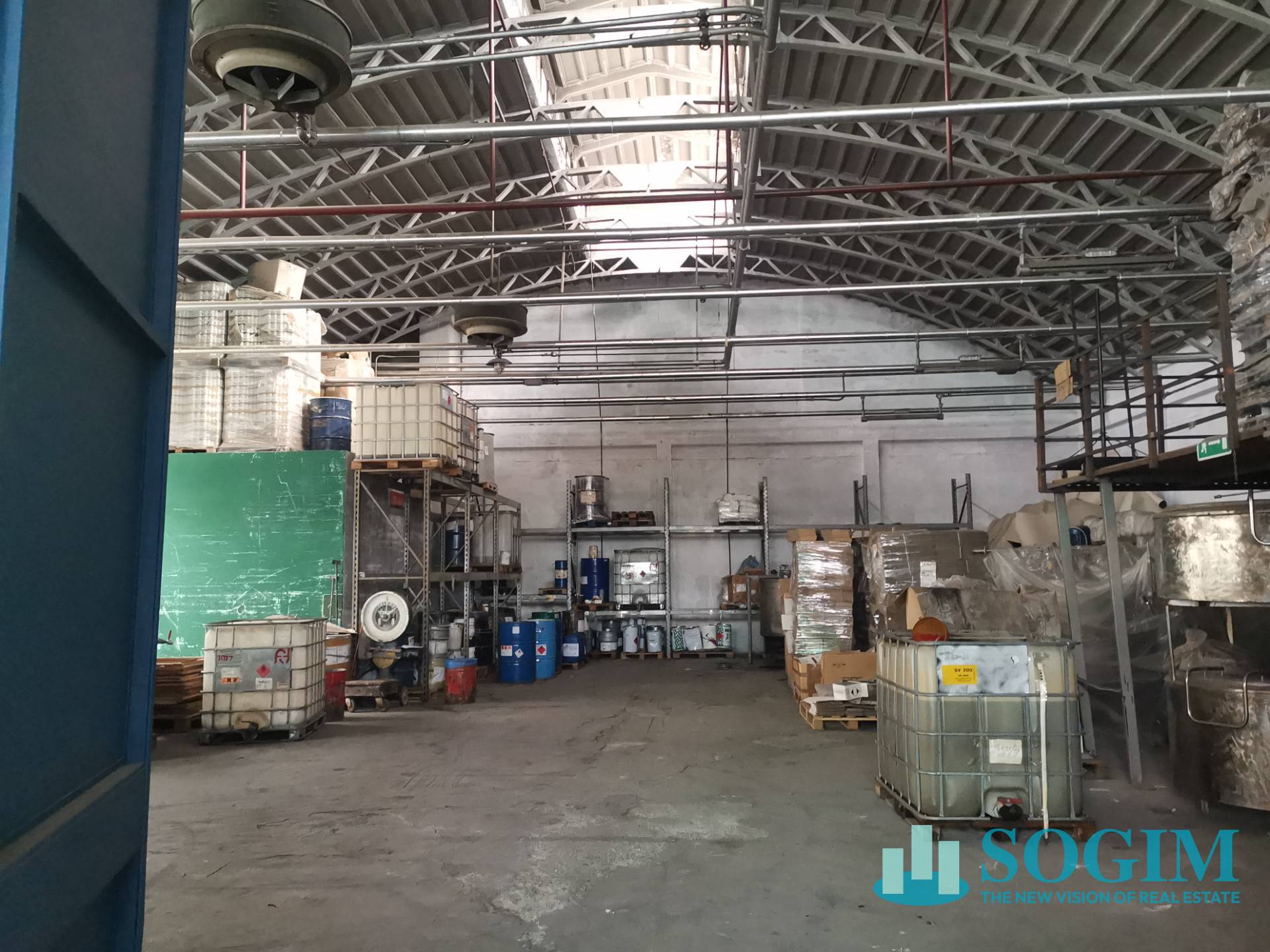 Capannone in vendita a Lainate