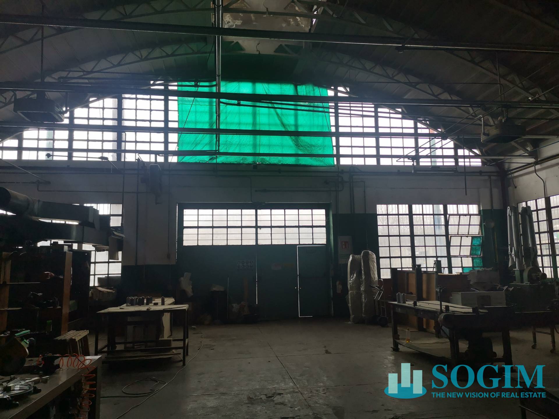 Capannone in vendita a Lainate