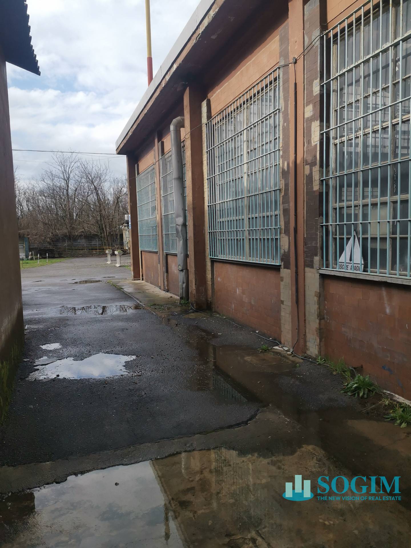 Capannone in vendita a Lainate