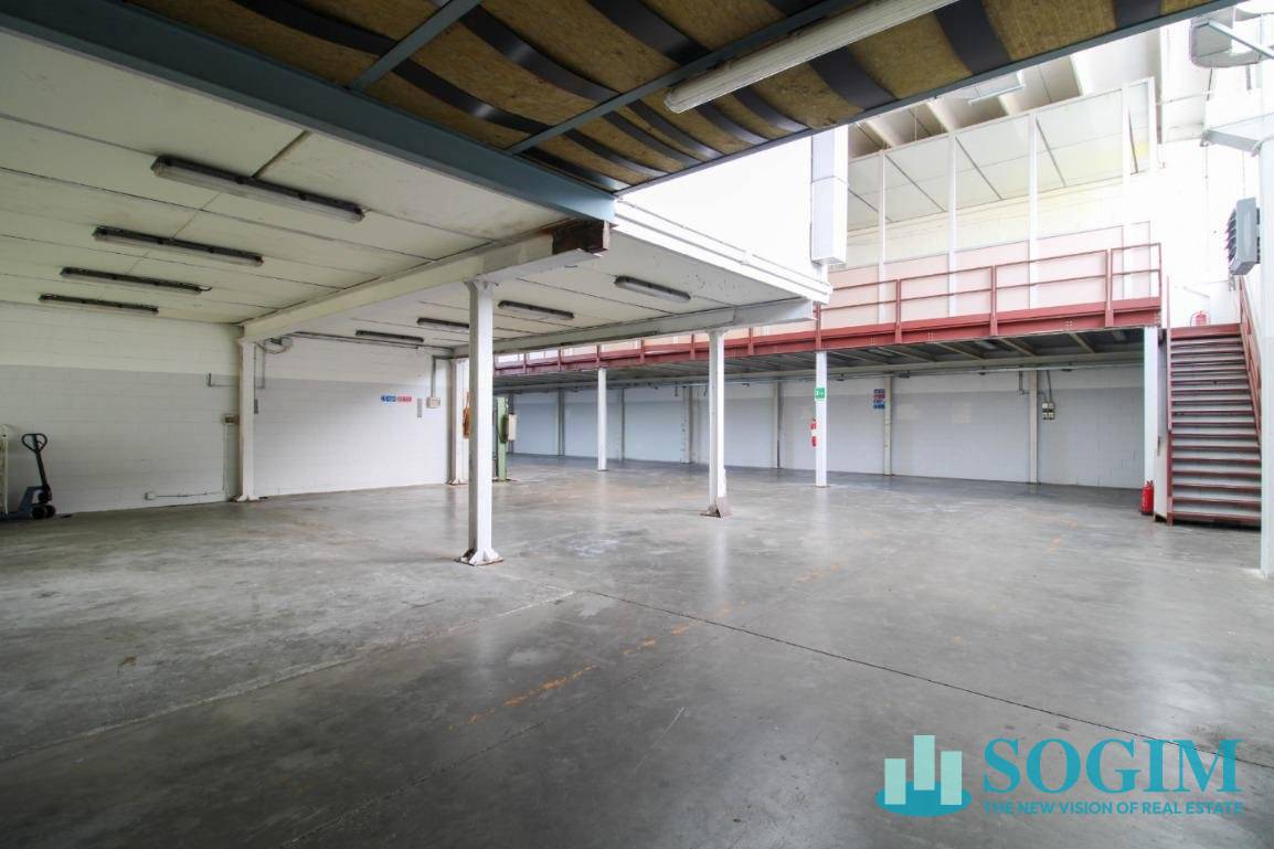 Capannone in vendita a Vignate