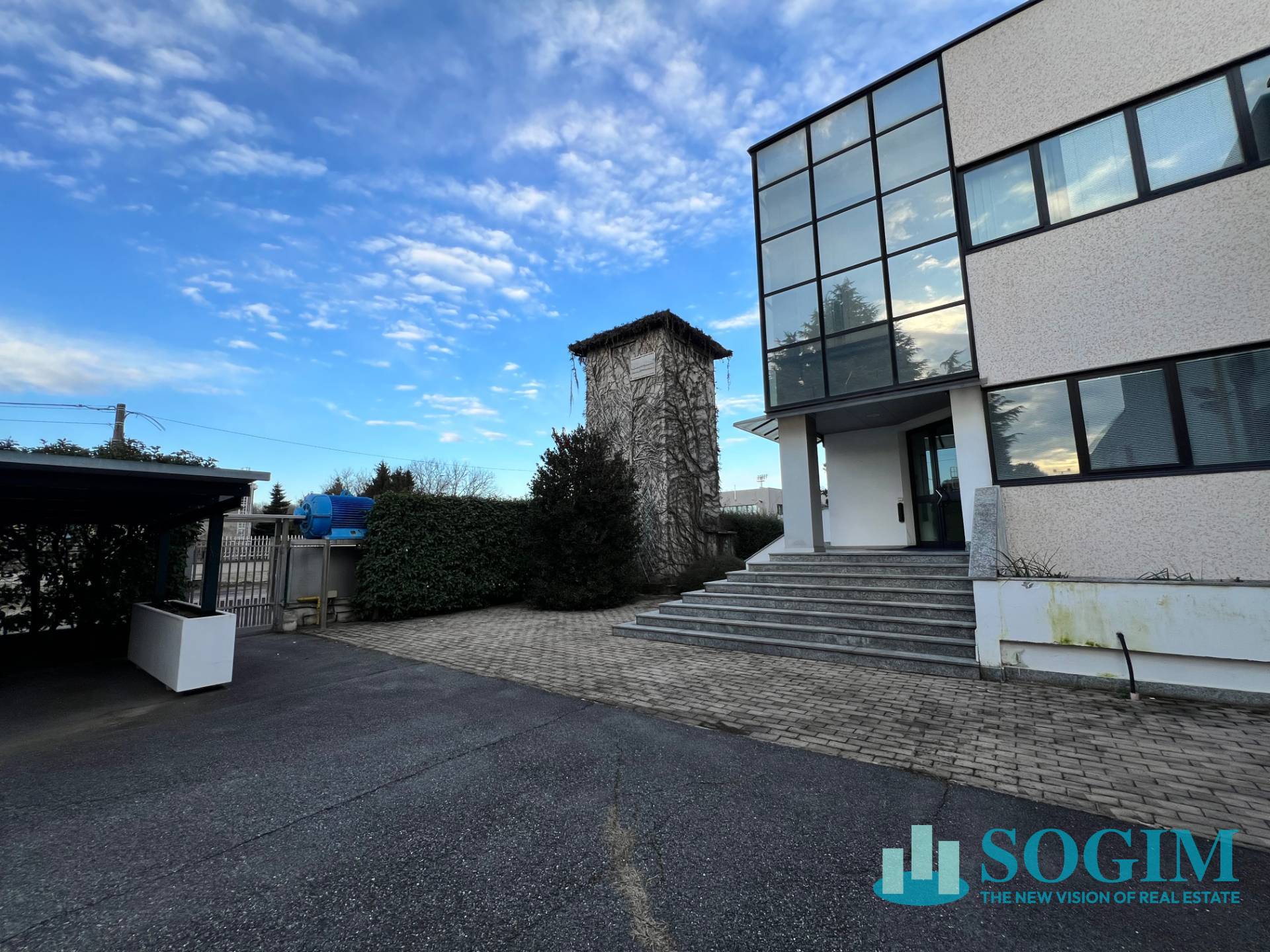 Capannone + Palazzina Uffici in vendita a Marnate