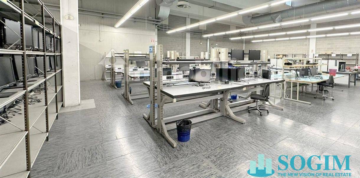 Capannone in vendita a Villasanta