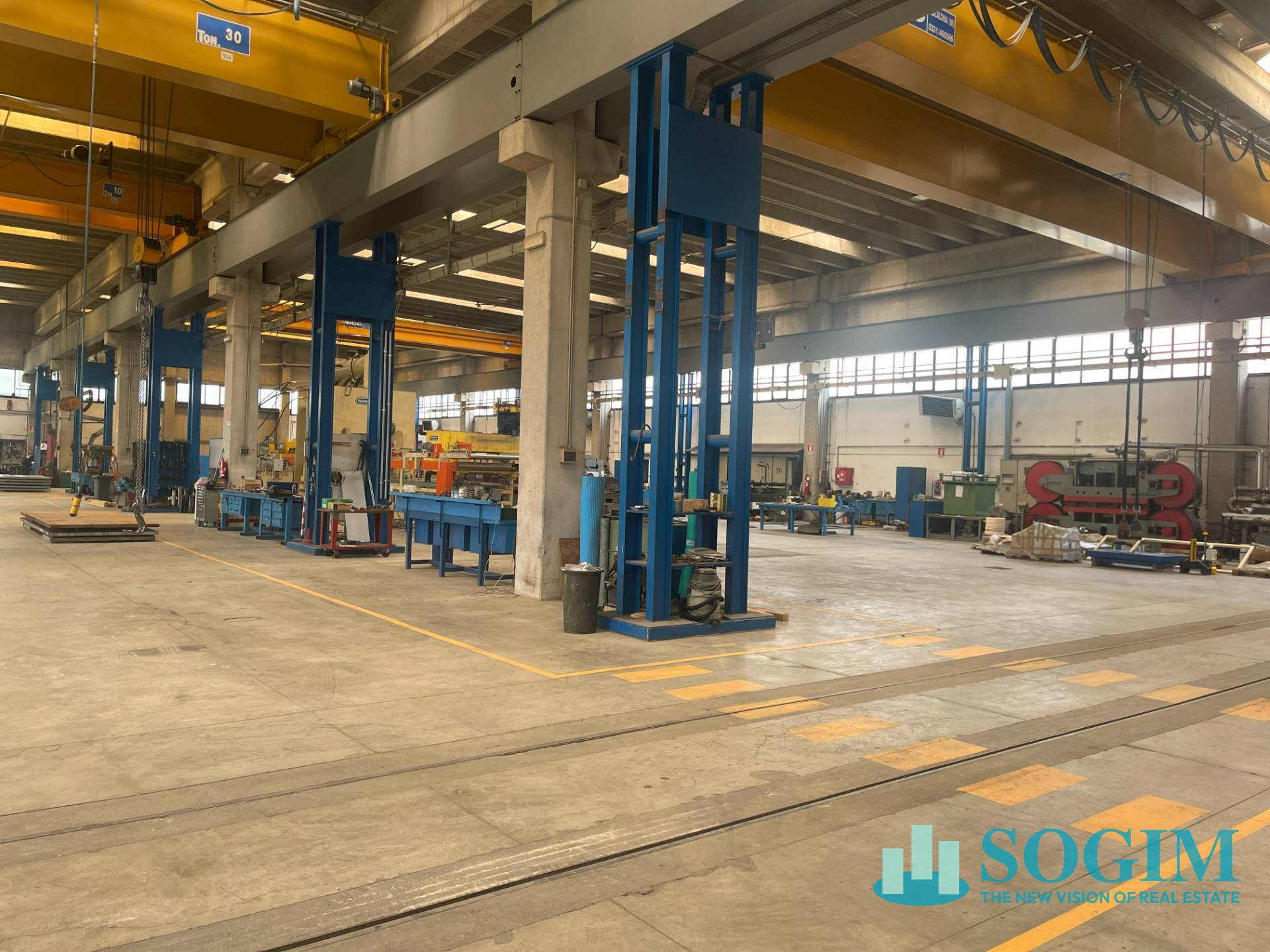 Capannone in vendita a Aicurzio