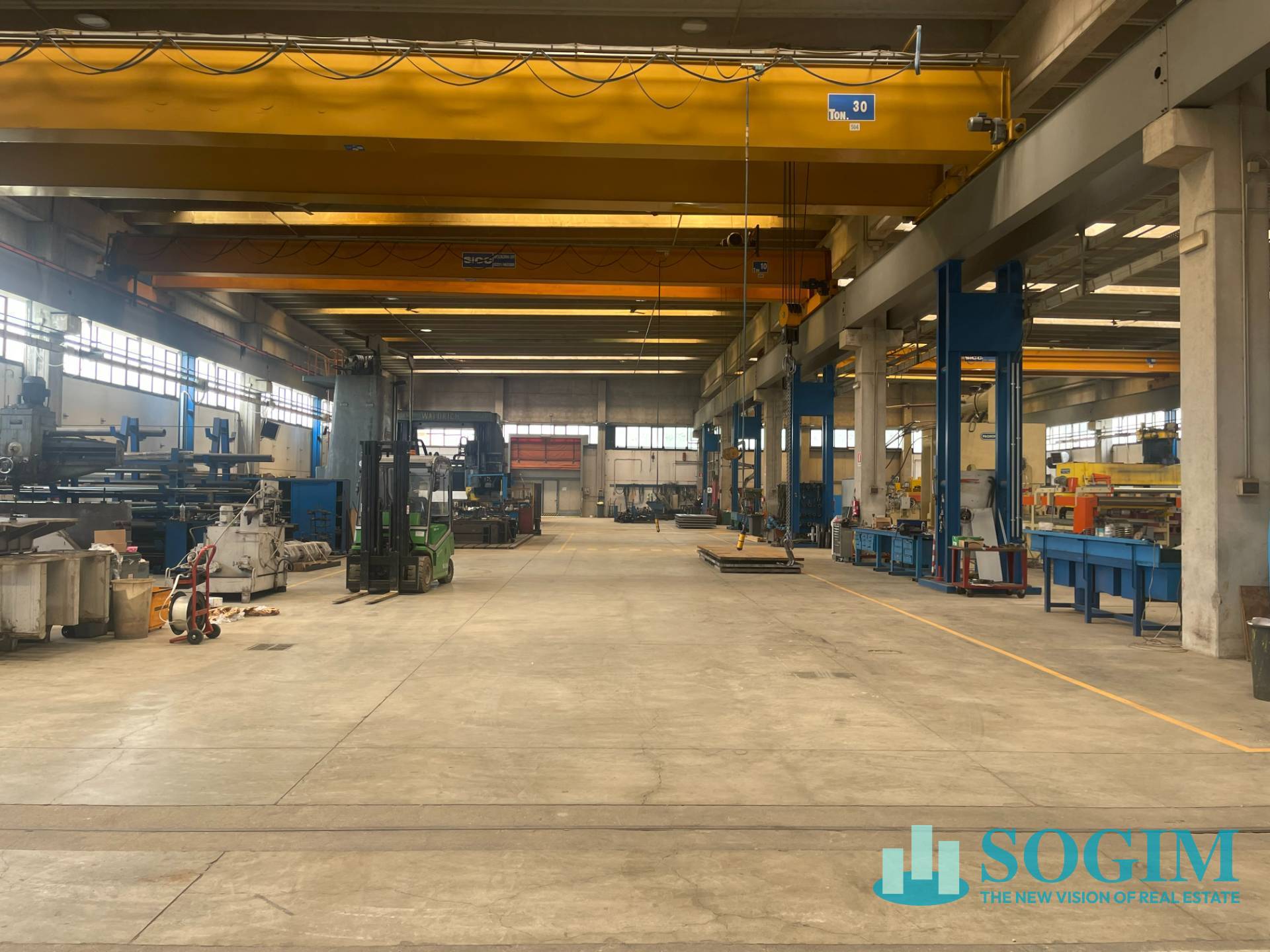 Capannone in vendita a Aicurzio