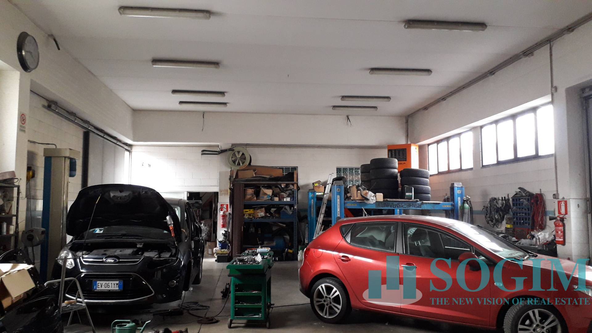 Capannone + Palazzina Uffici in vendita a Senago