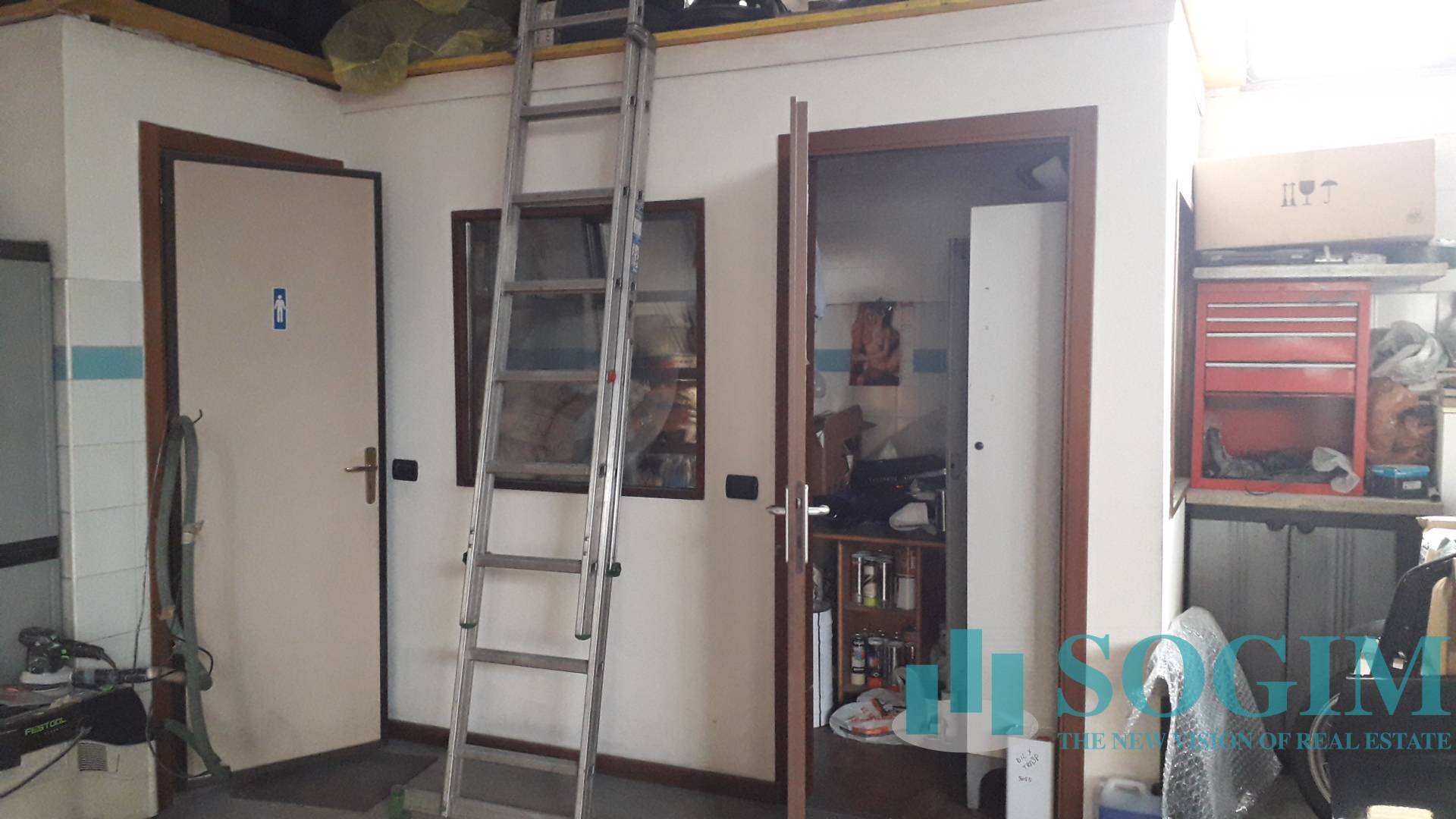 Capannone + Palazzina Uffici in vendita a Senago