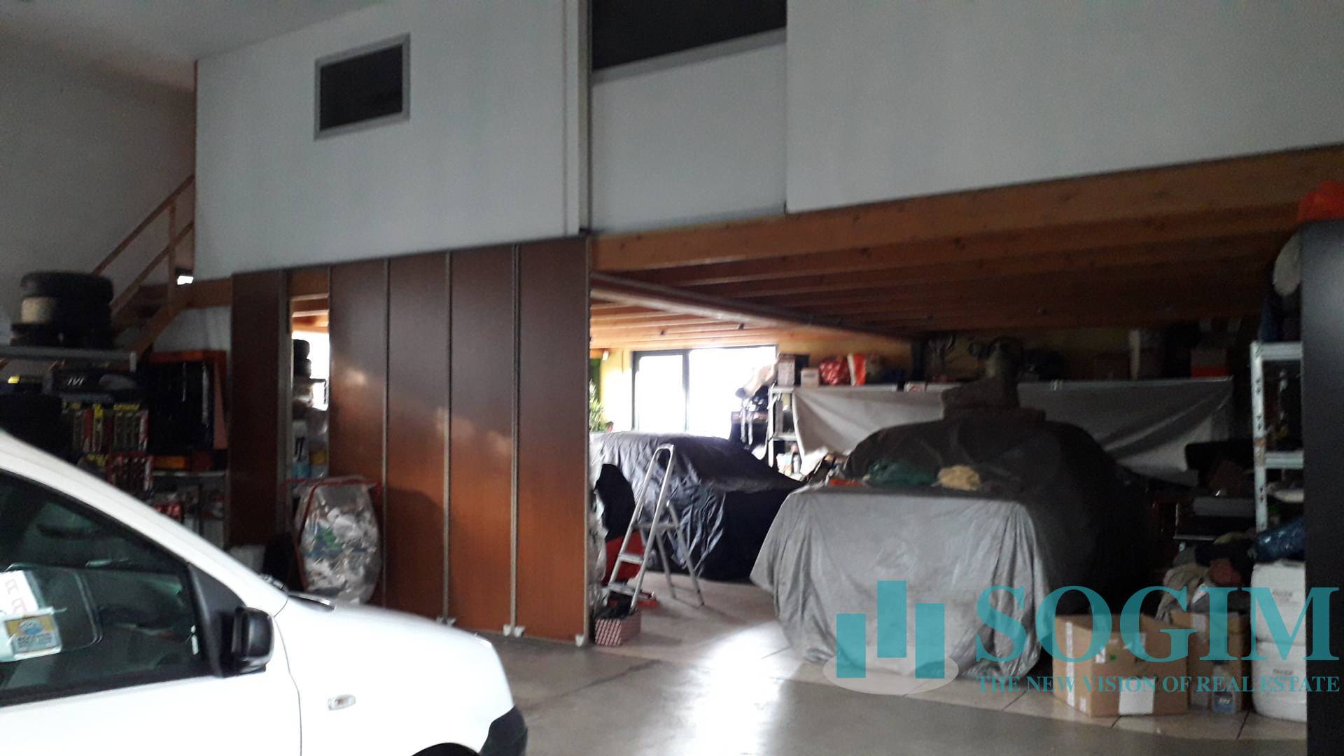 Capannone + Palazzina Uffici in vendita a Senago