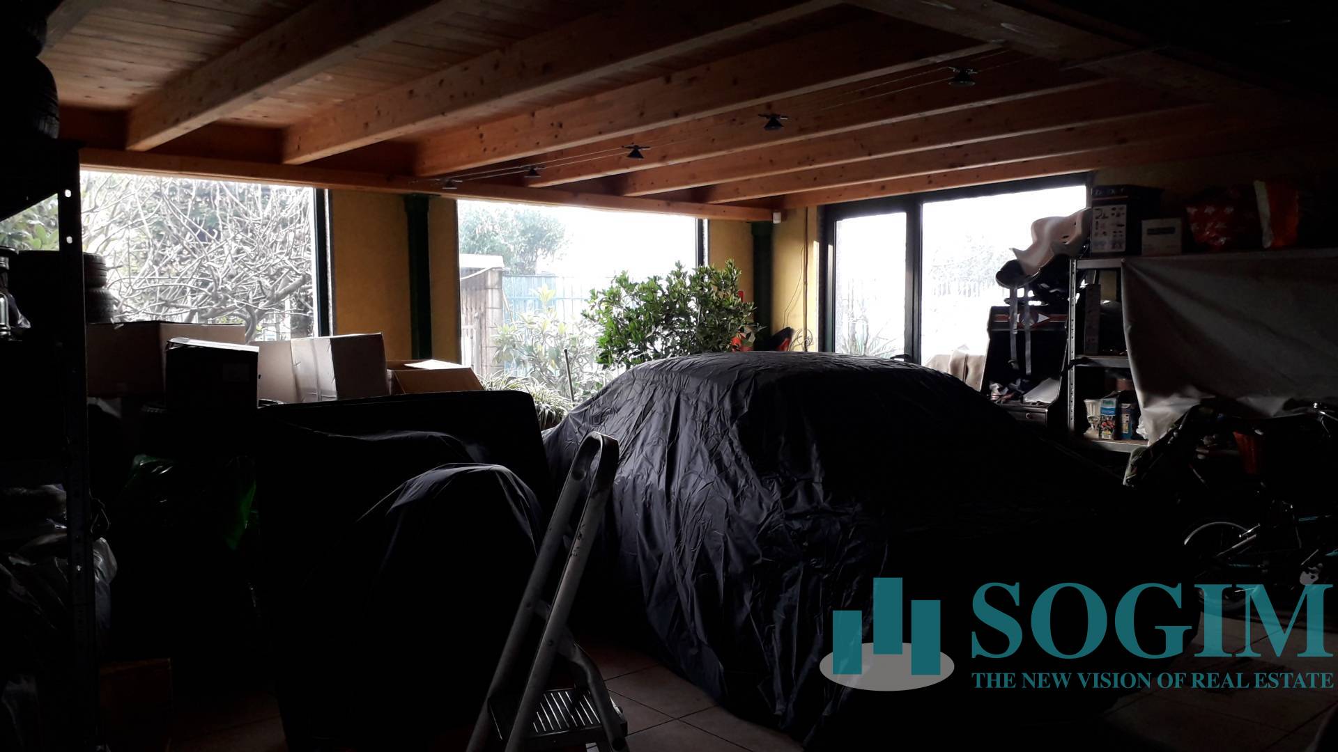 Capannone + Palazzina Uffici in vendita a Senago