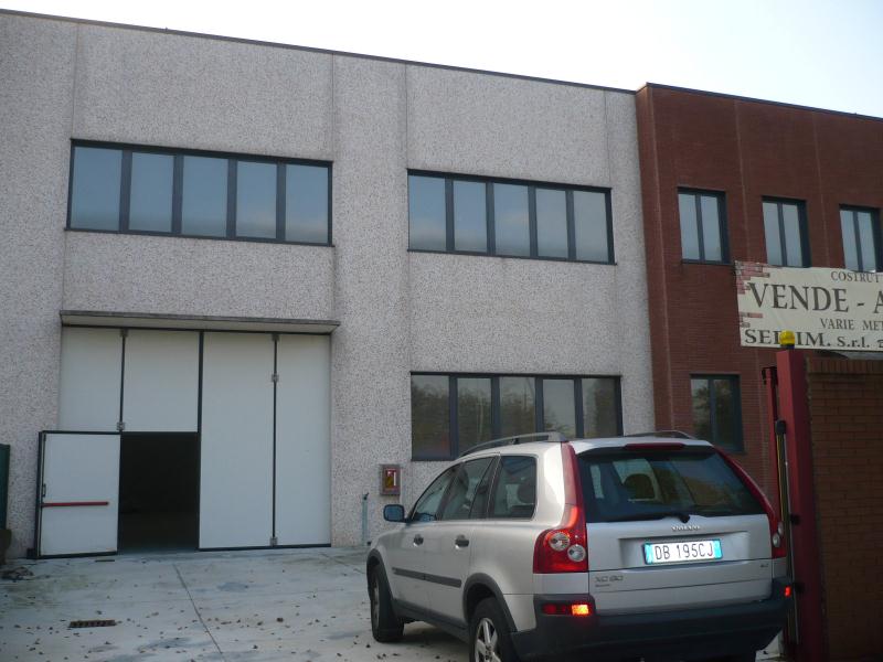 Capannone in vendita a Pioltello