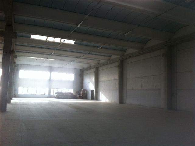 Capannone in vendita a Cornate d'Adda